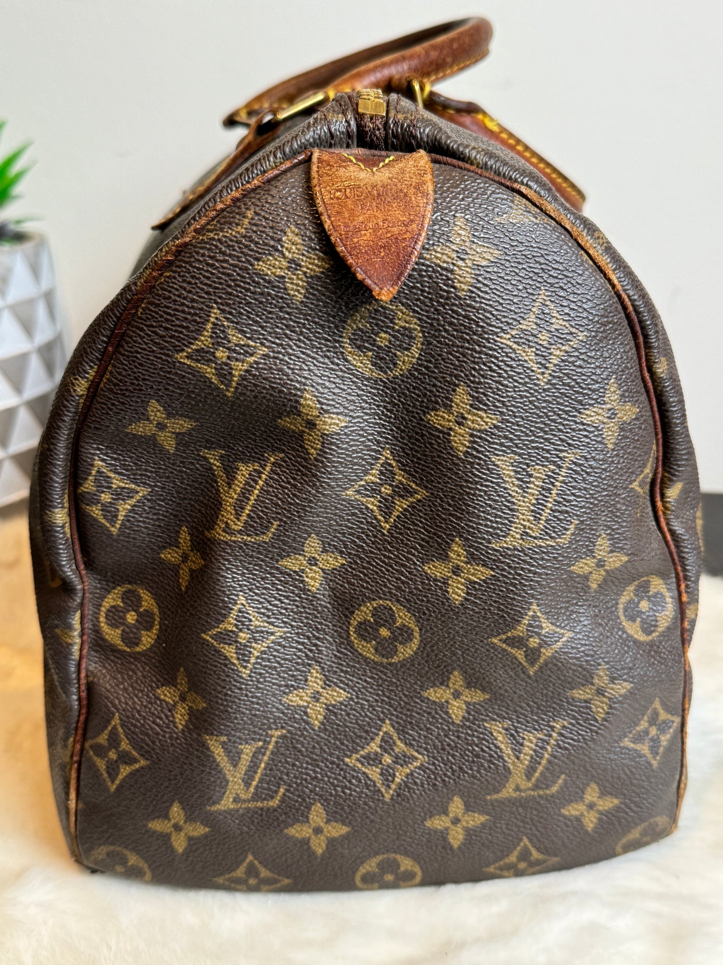 Louis Vuitton Monogram Speedy 35