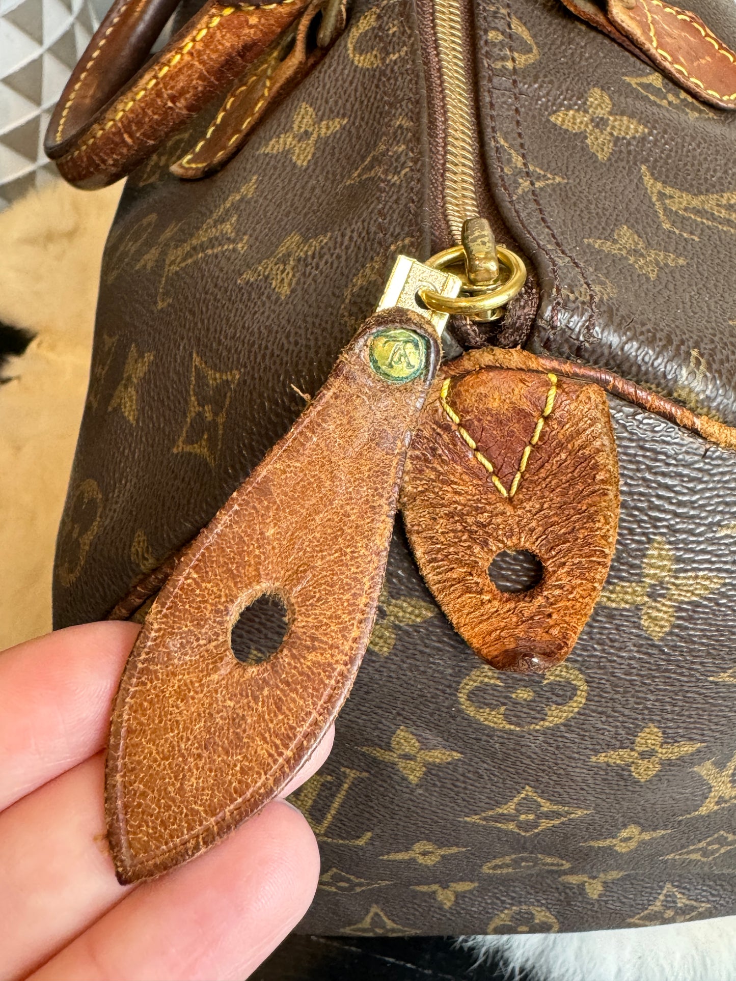 Louis Vuitton Monogram Speedy 35