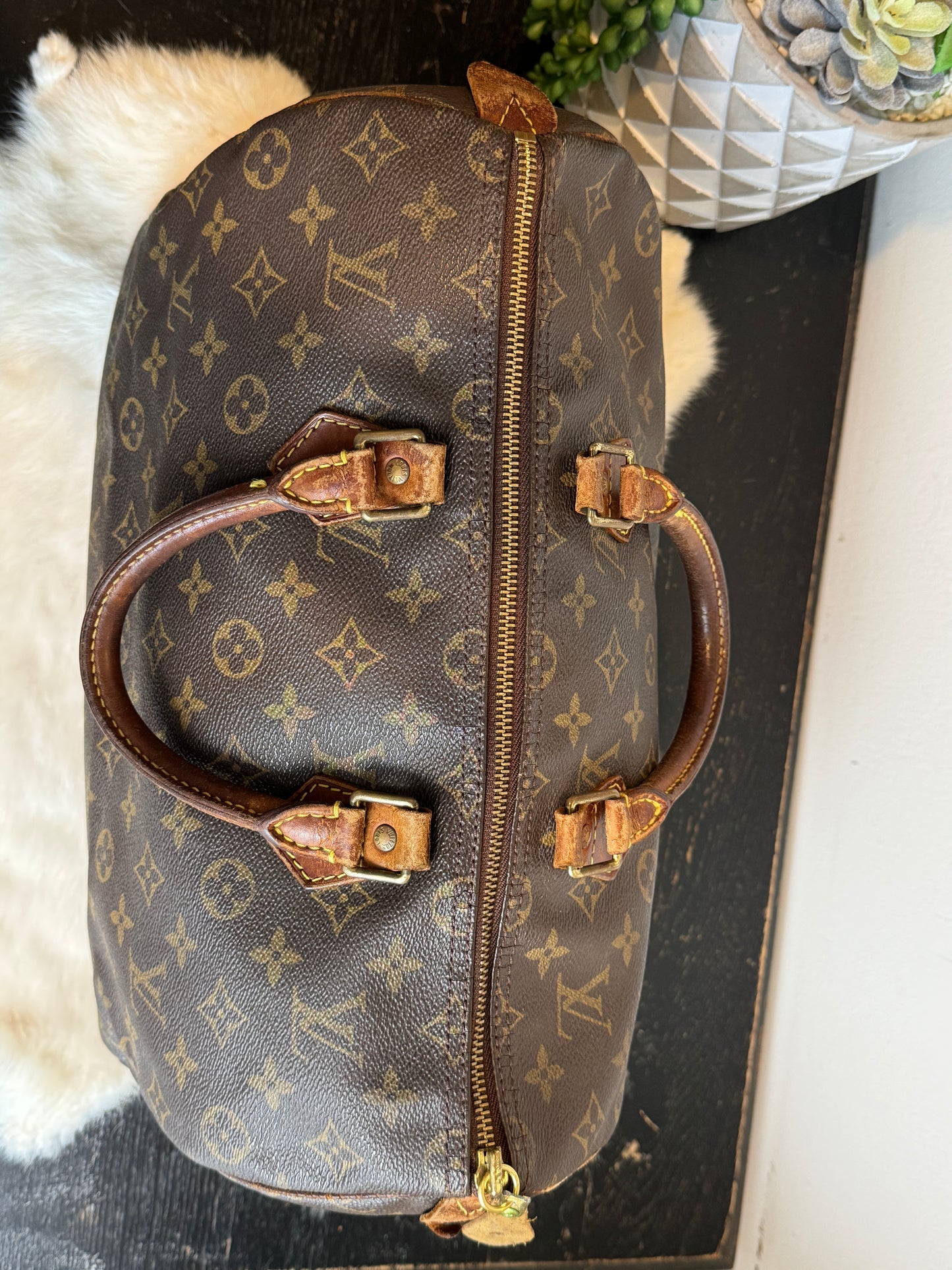 Louis Vuitton Monogram Speedy 35