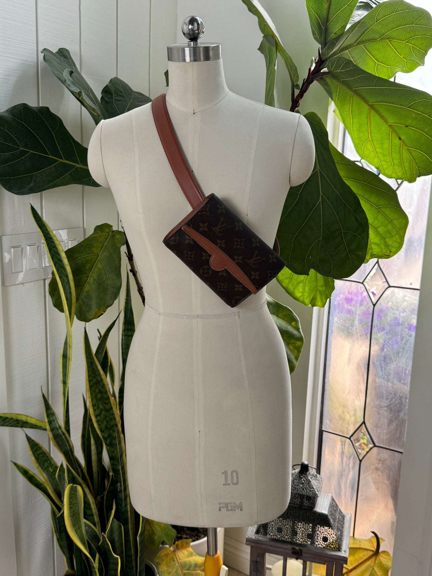 Louis Vuitton Arche Belt Bag Monogram