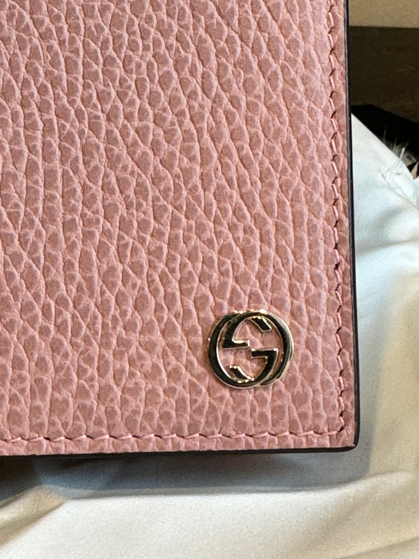 Gucci Chain Wallet Pebbled Leather Clutch Bag Pink