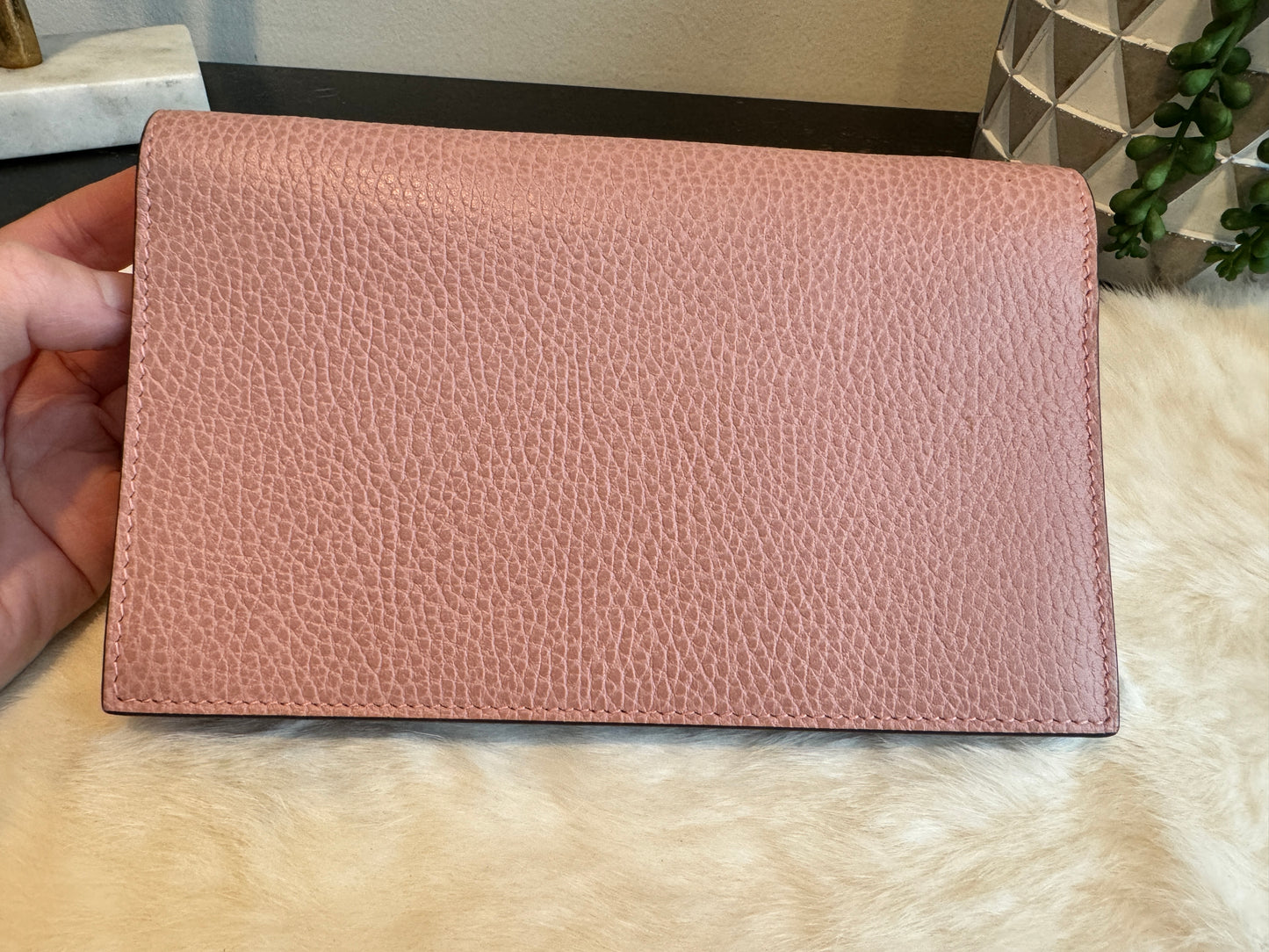 Gucci Chain Wallet Pebbled Leather Clutch Bag Pink