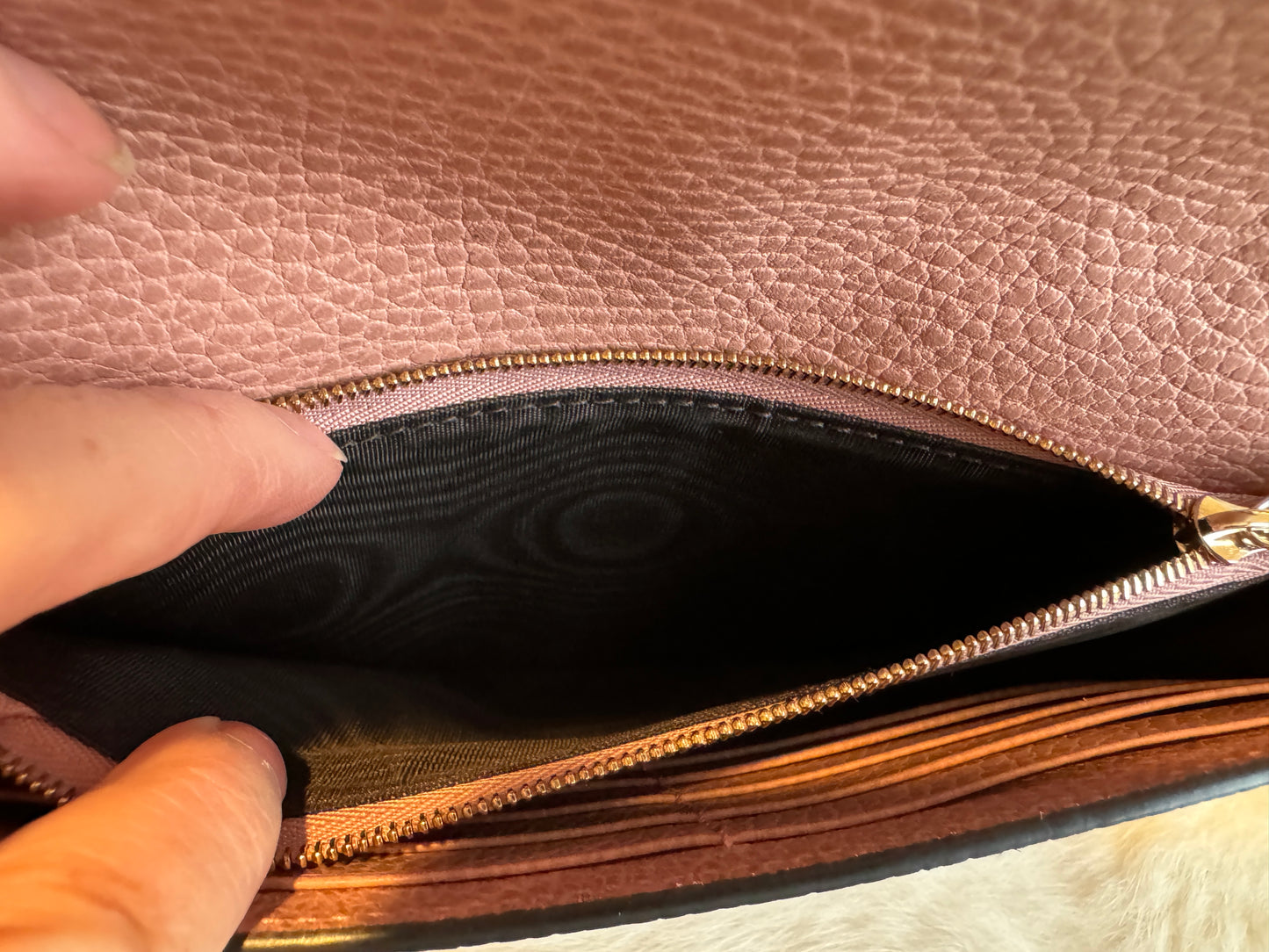 Gucci Chain Wallet Pebbled Leather Clutch Bag Pink