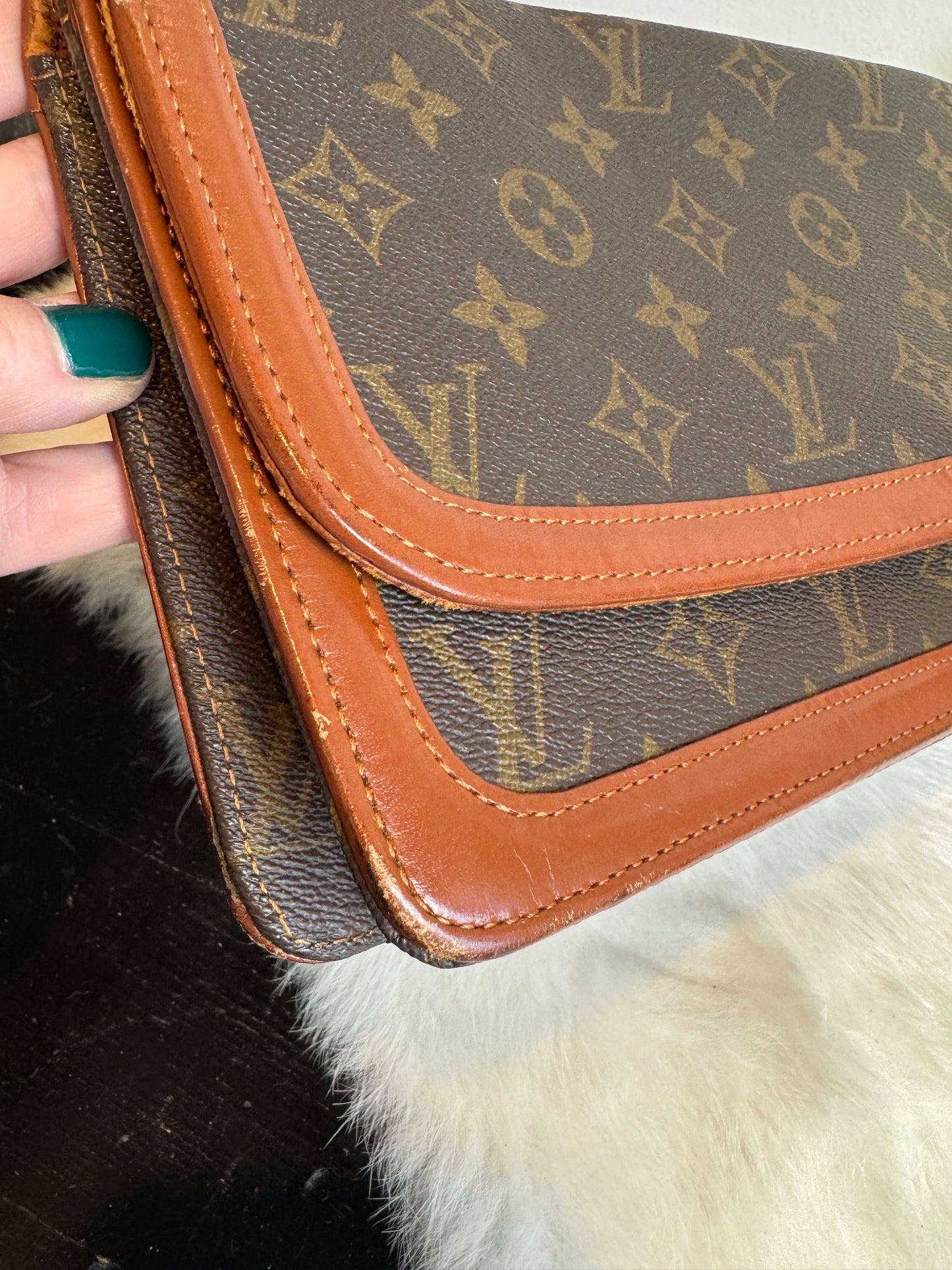 Louis Vuitton Monogram Dame Pochette GM