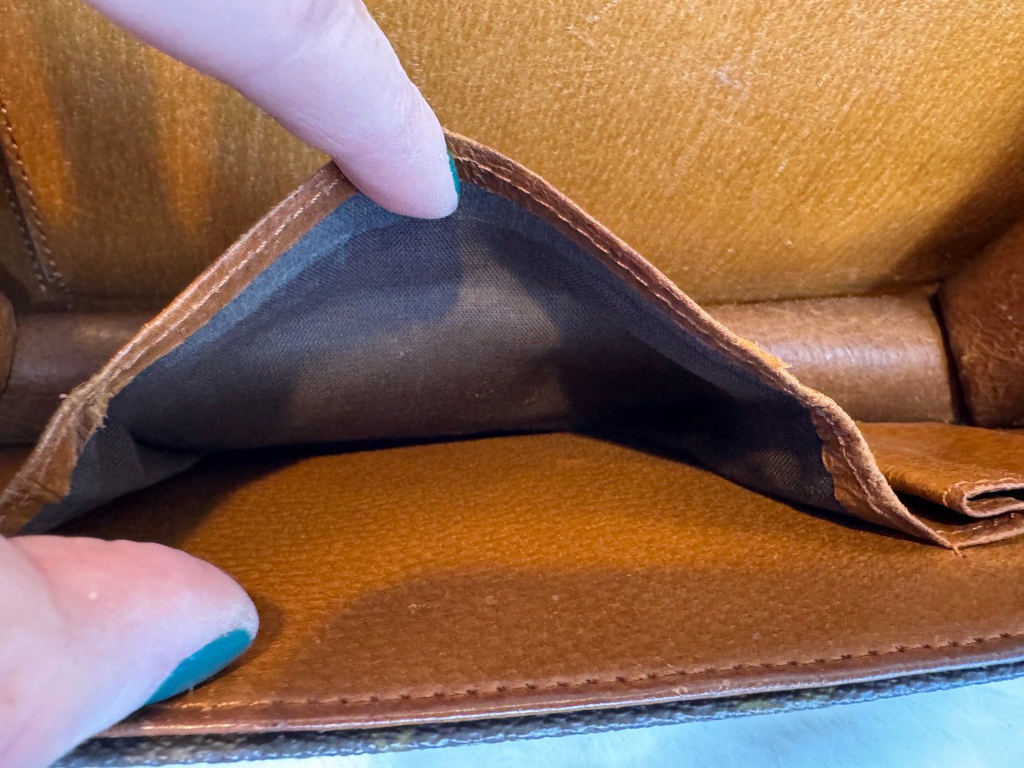 Louis Vuitton Monogram Dame Pochette GM