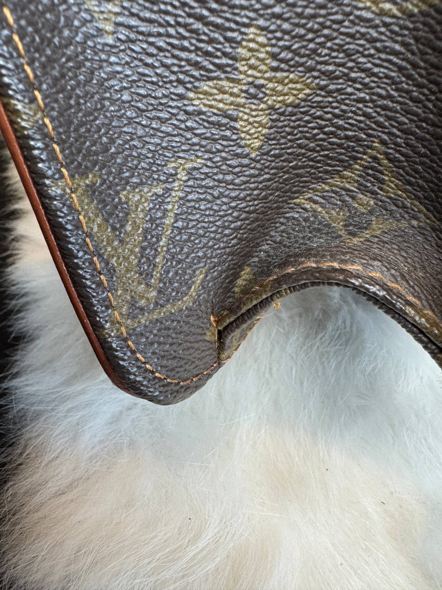 Louis Vuitton Monogram Dame Pochette GM