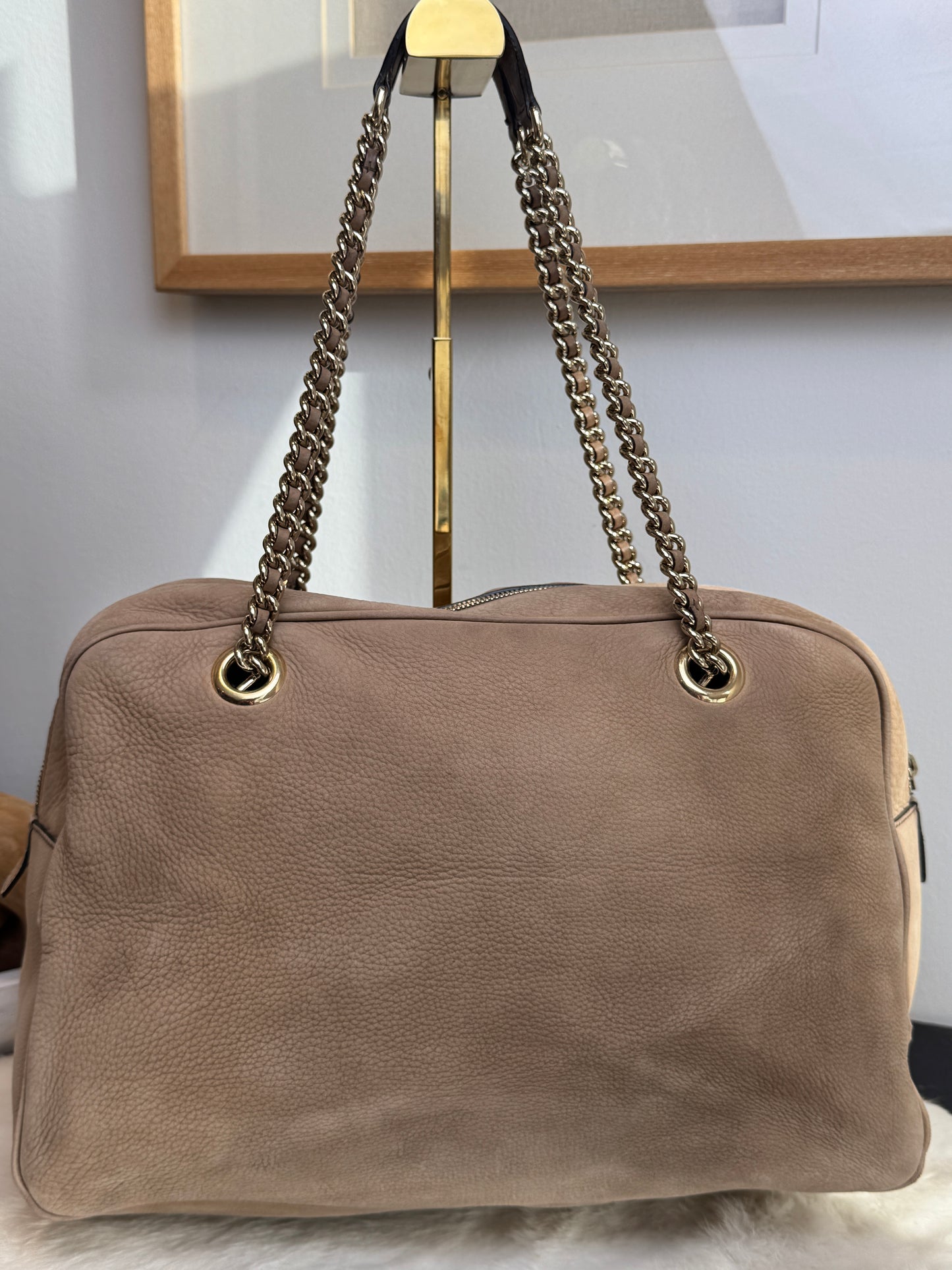 GUCCI Soho Chain Zip Shoulder Bag Nubuck Medium Beige
