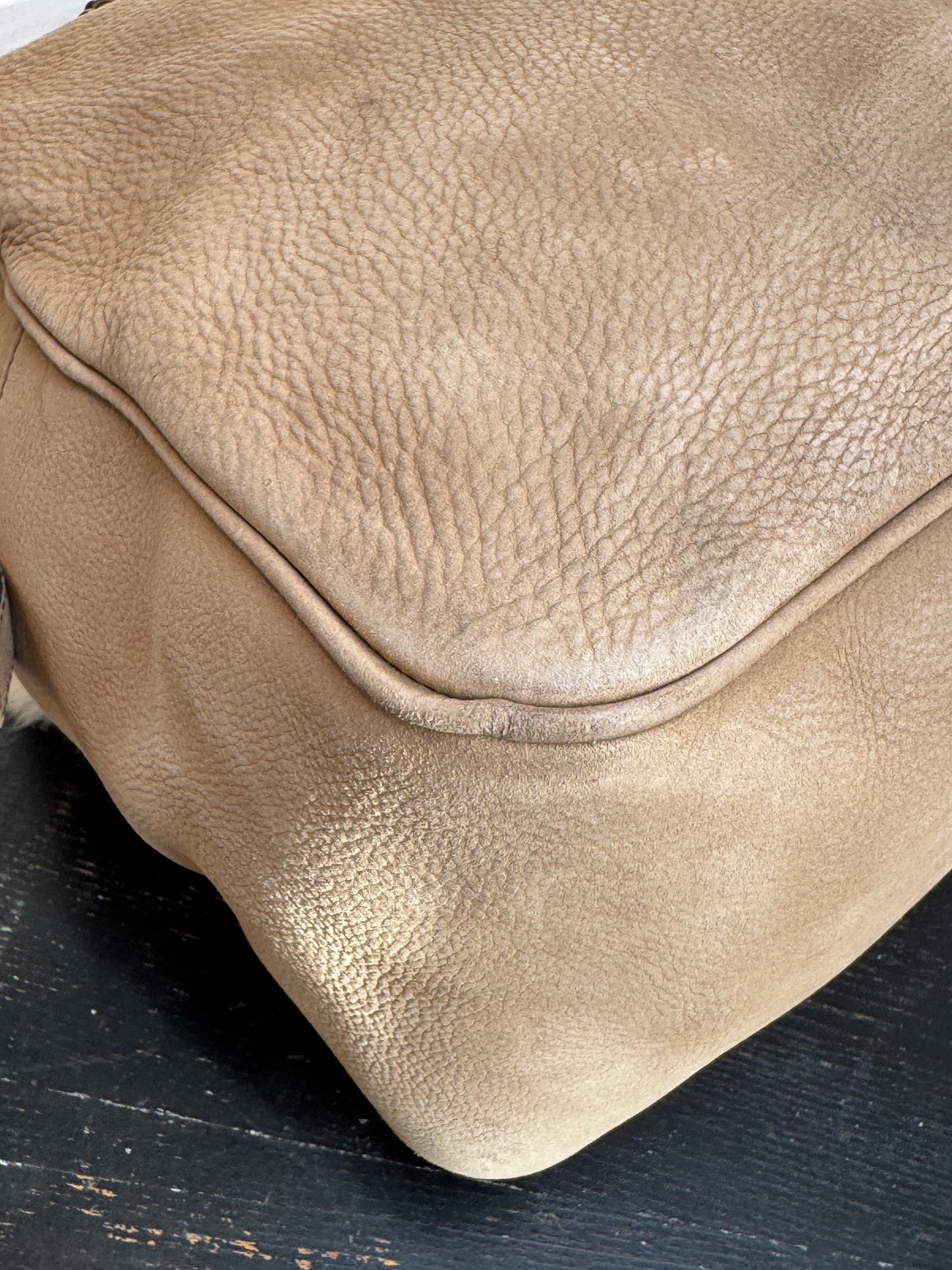 GUCCI Soho Chain Zip Shoulder Bag Nubuck Medium Beige