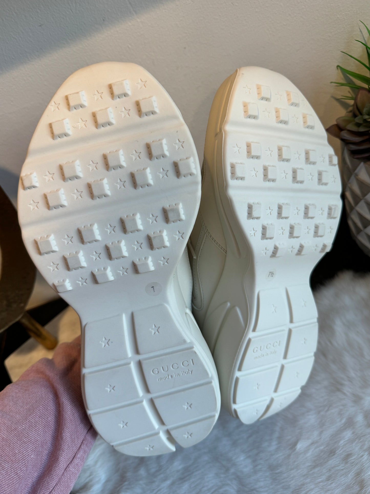 Gucci Rhyton Logo Ivory Sneakers 7EU (40EU)