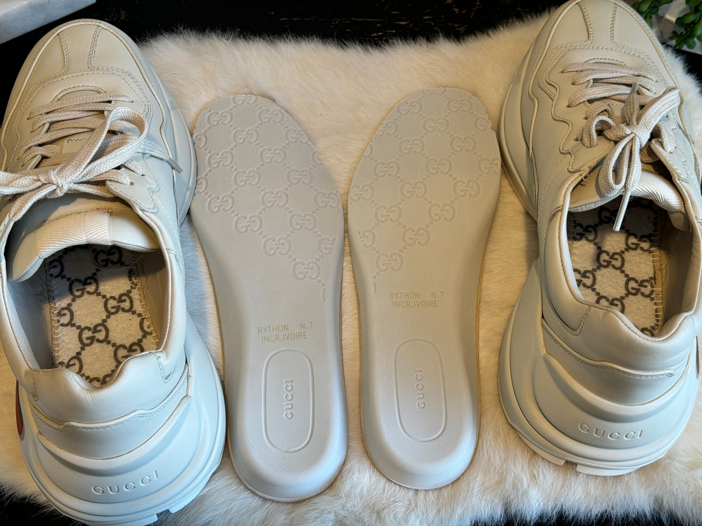 Gucci Rhyton Logo Ivory Sneakers 7EU (40EU)