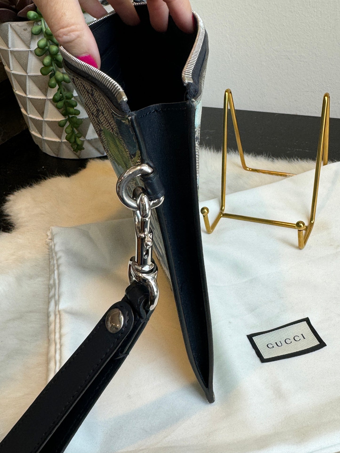 GUCCI GG Blooms Large Wristlet Pouch/Clutch Navy