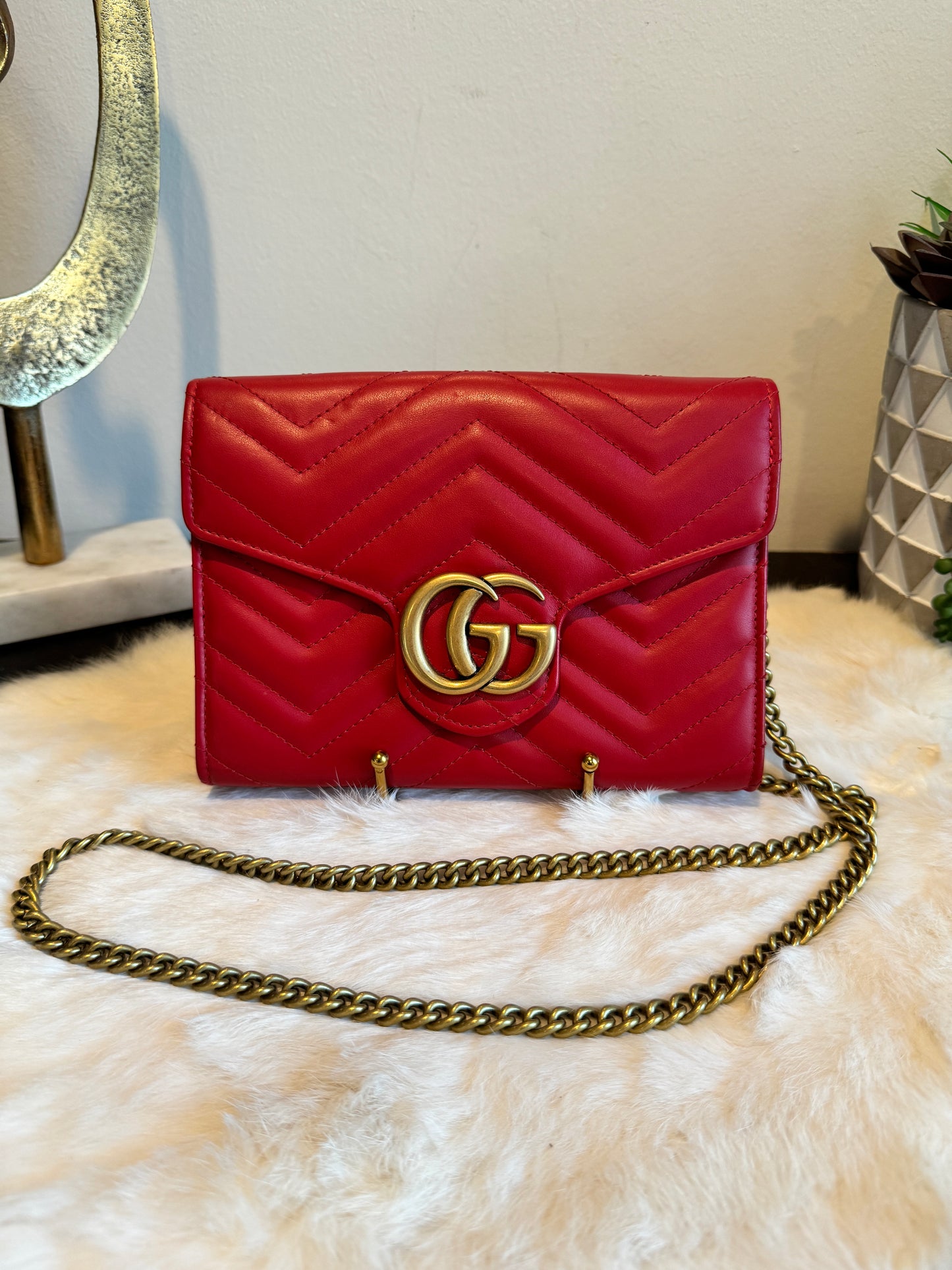 GUCCI Calfskin Matelasse GG Marmont Wallet on Chain Red