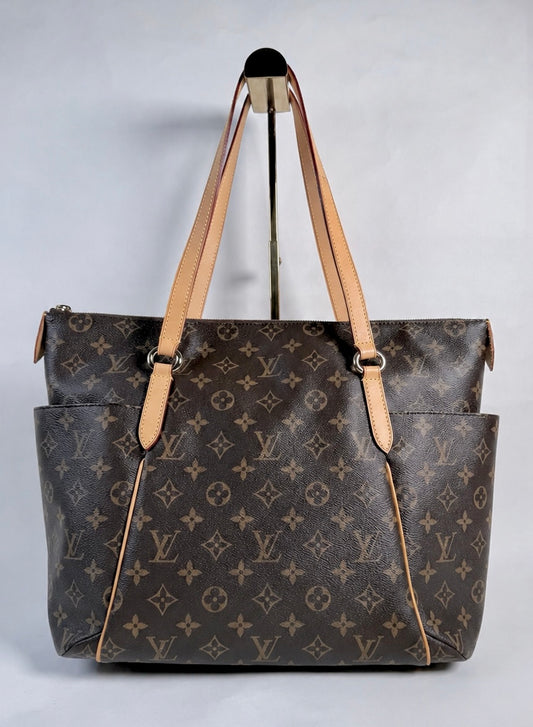 Louis Vuitton Totally MM Monogram Tote