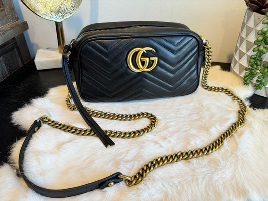 GUCCI Black Leather GG Marmont Small Camera Bag