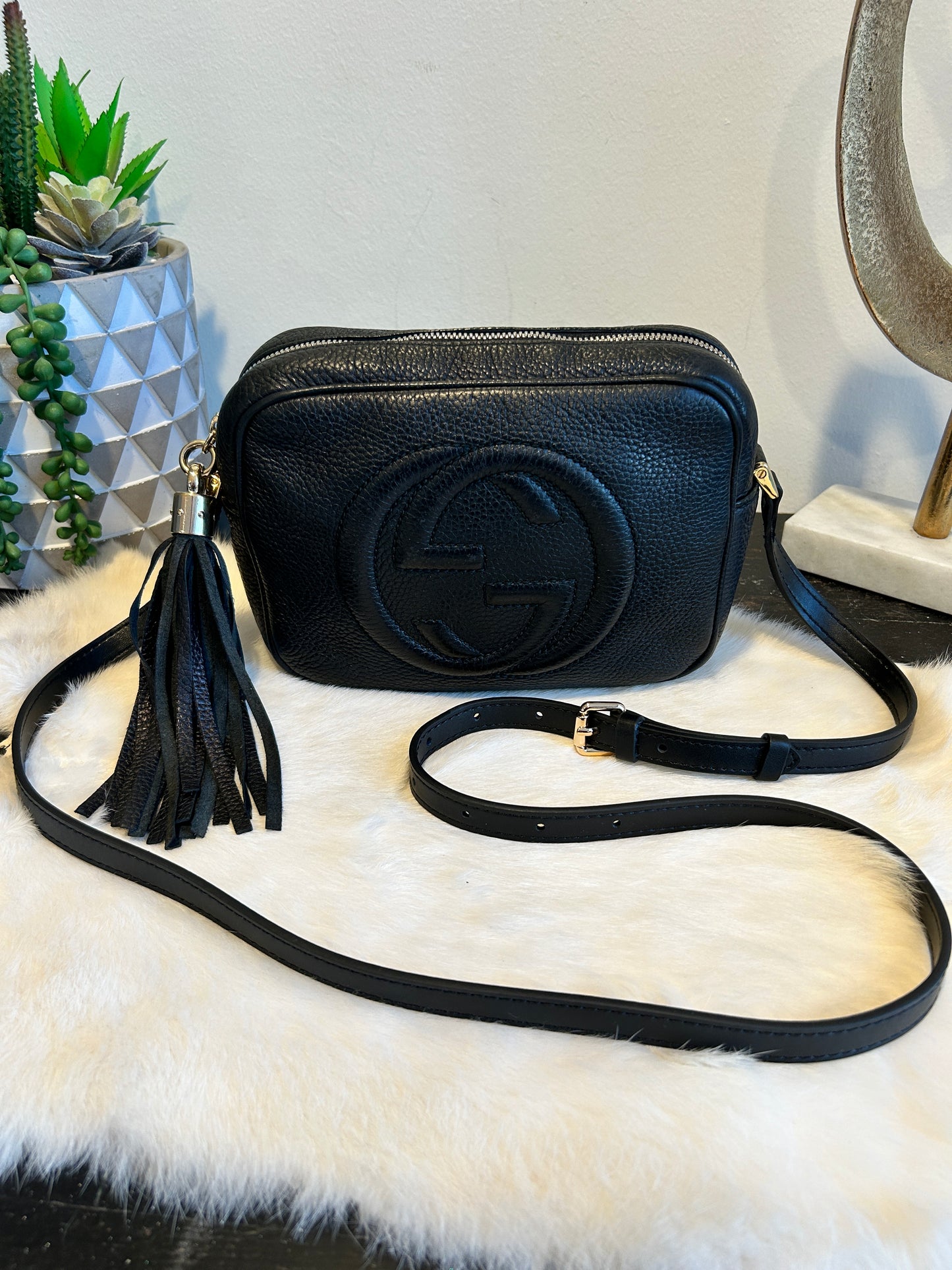 GUCCI Soho Disco Black Pebbled Camera Bag