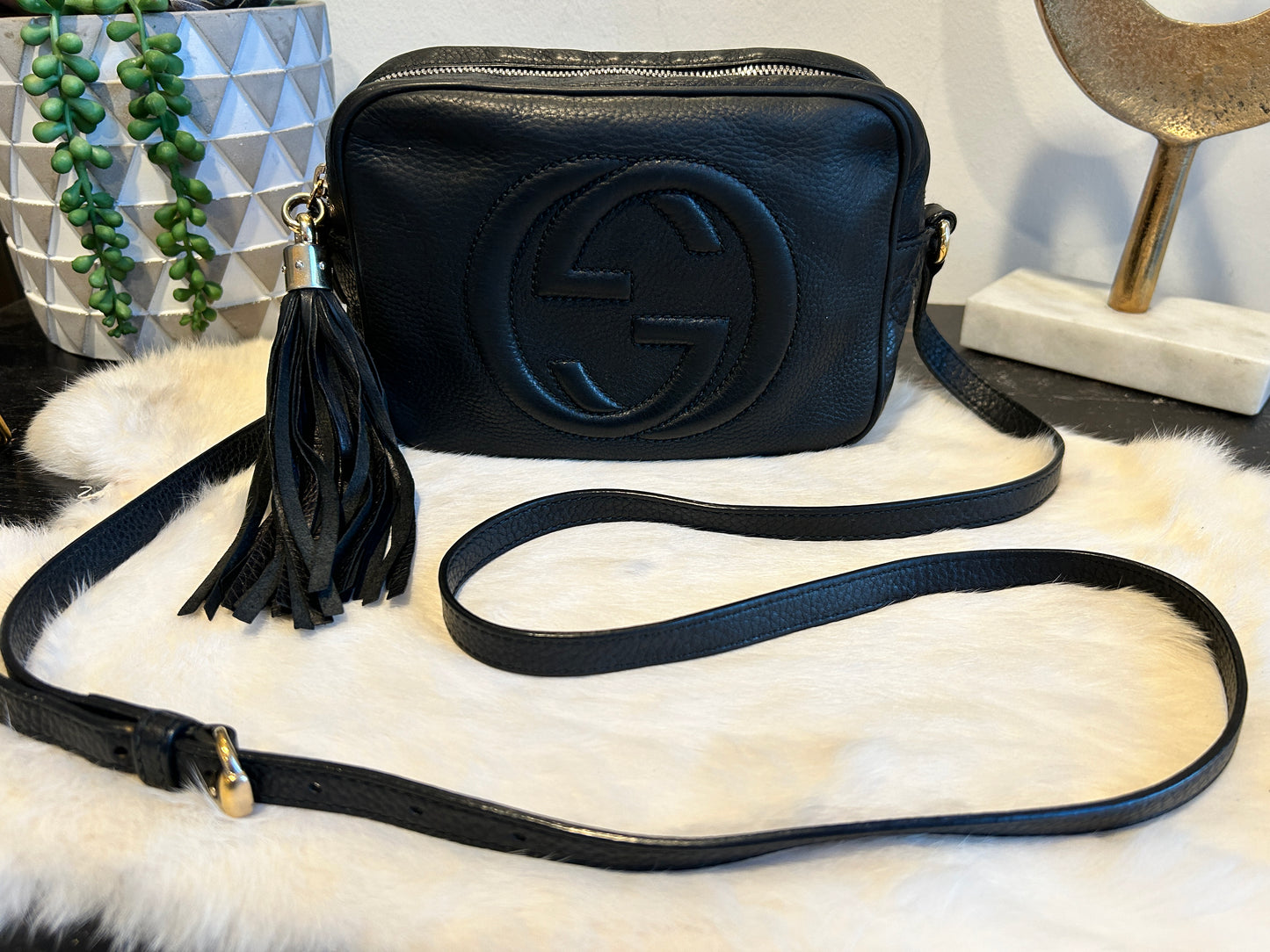 GUCCI Soho Disco Black Pebbled Camera Bag