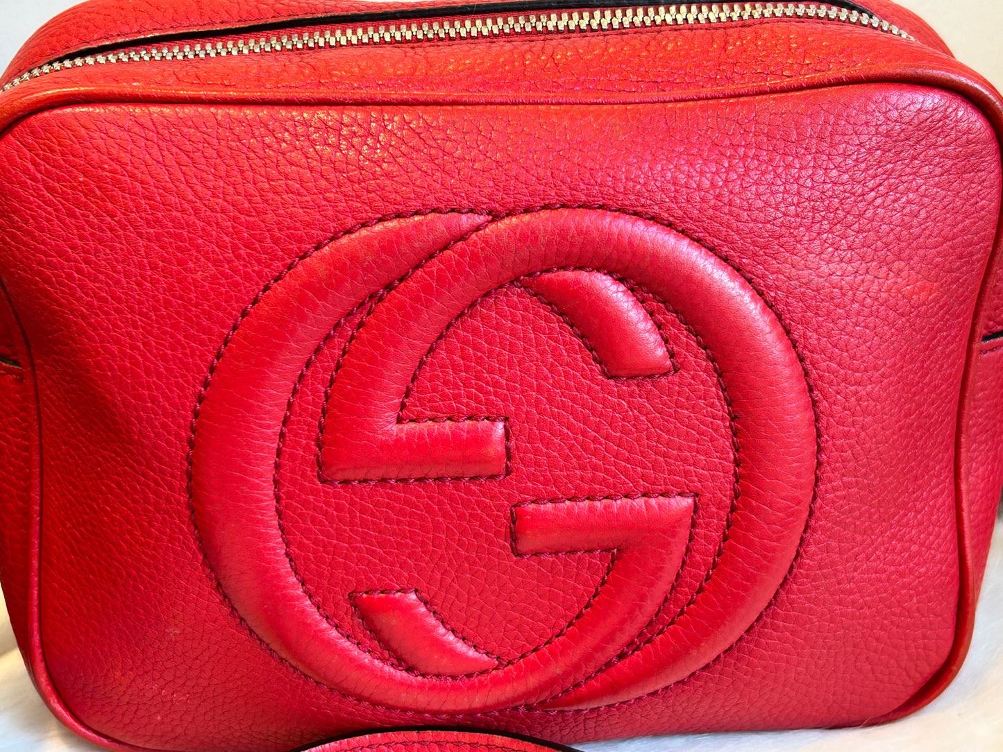 GUCCI Soho Disco Red Pebbled Camera Bag