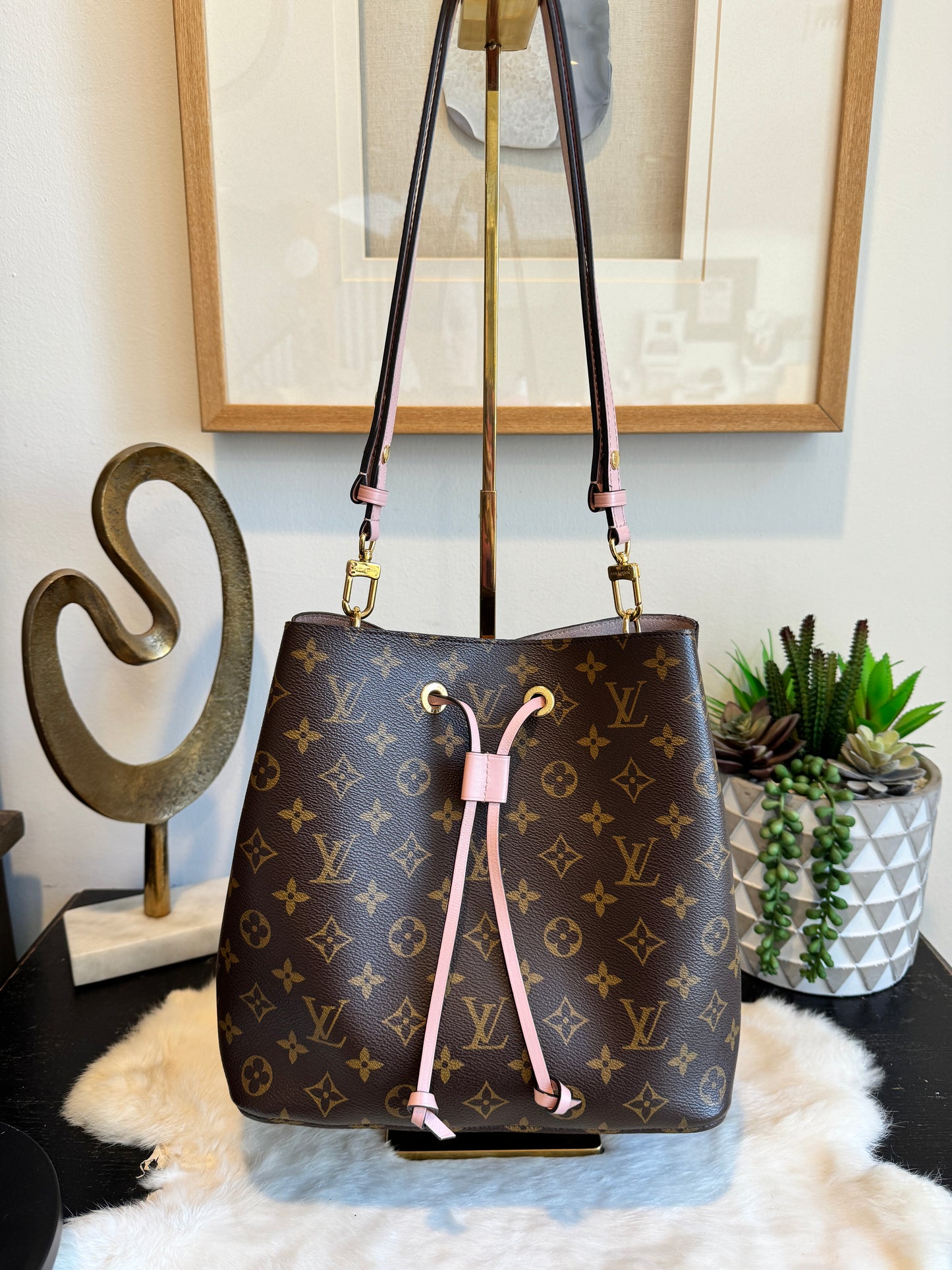 Louis Vuitton Monogram Neonoe MM Rose Poudre