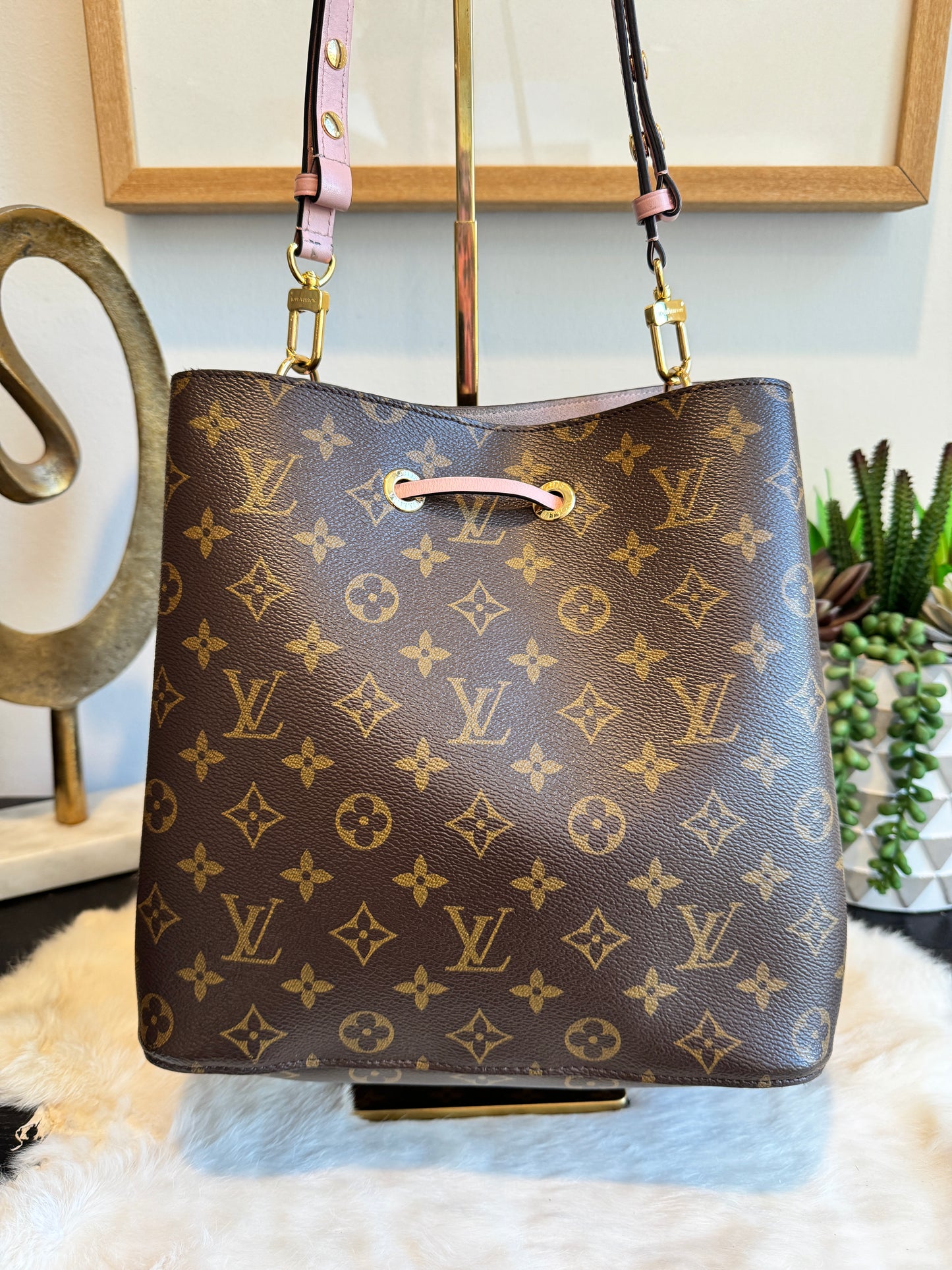 Louis Vuitton Monogram Neonoe MM Rose Poudre