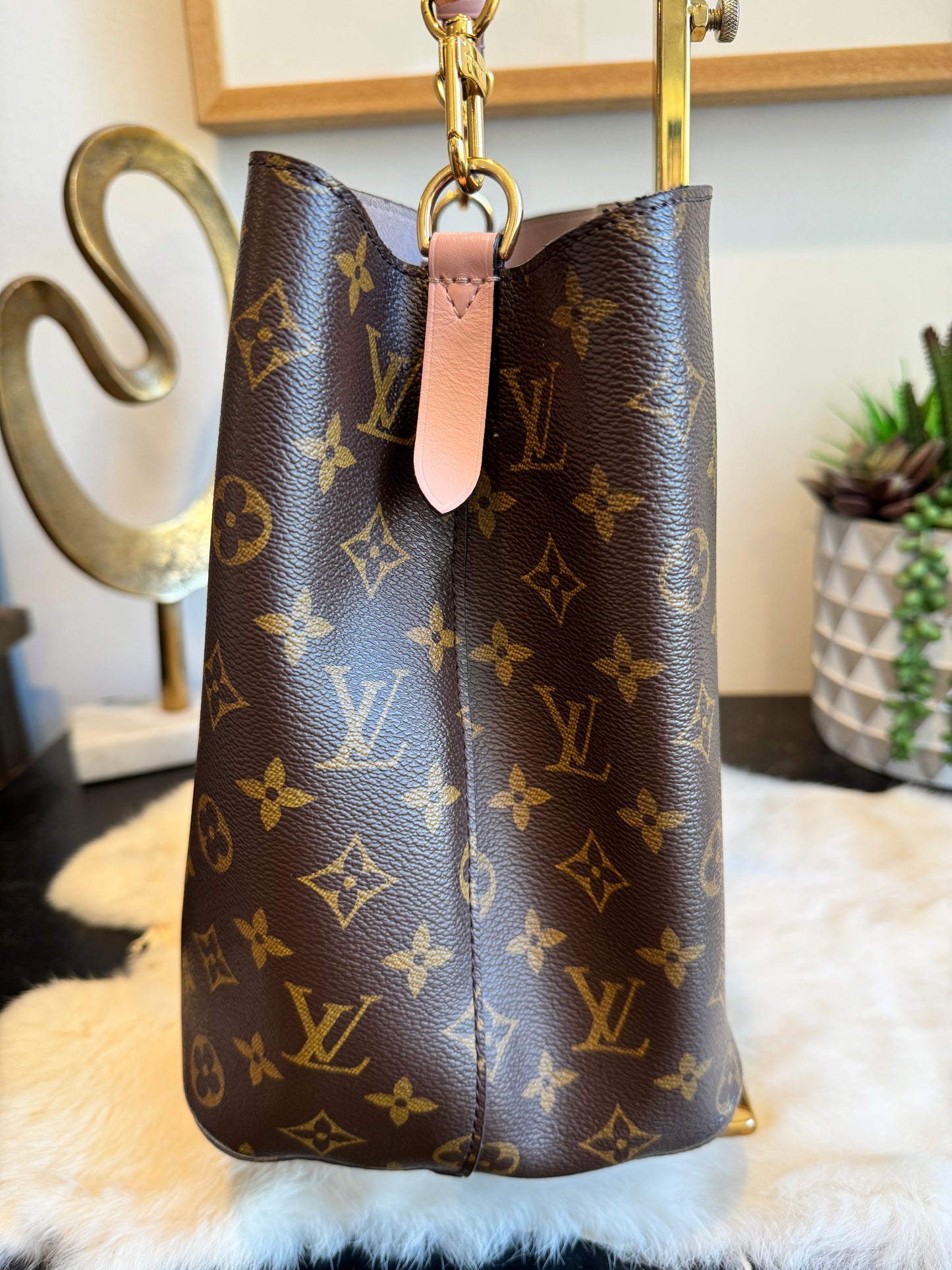 Louis Vuitton Monogram Neonoe MM Rose Poudre