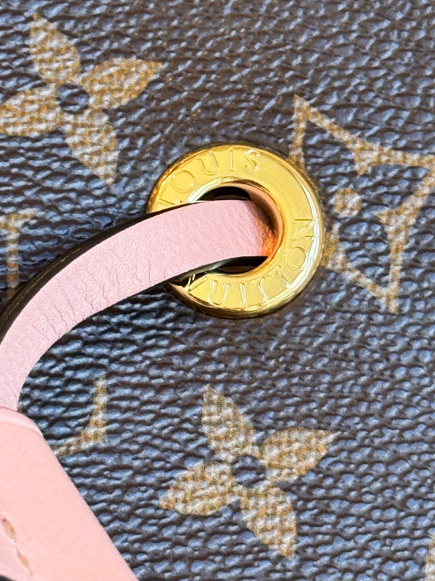 Louis Vuitton Monogram Neonoe MM Rose Poudre