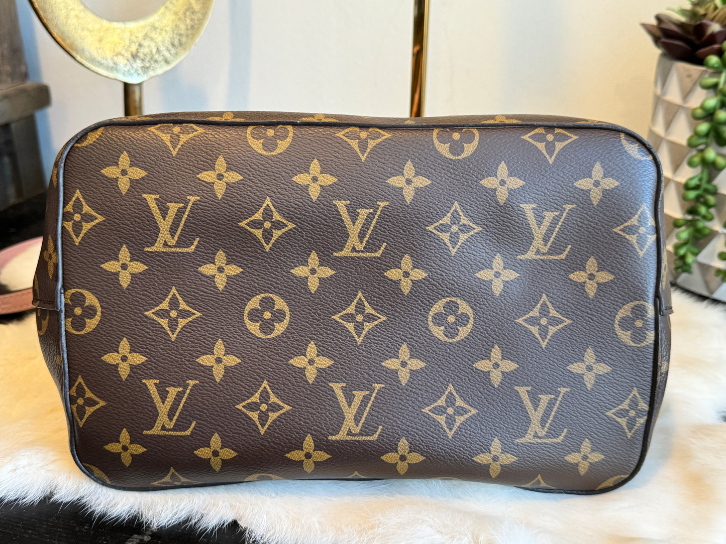 Louis Vuitton Monogram Neonoe MM Rose Poudre