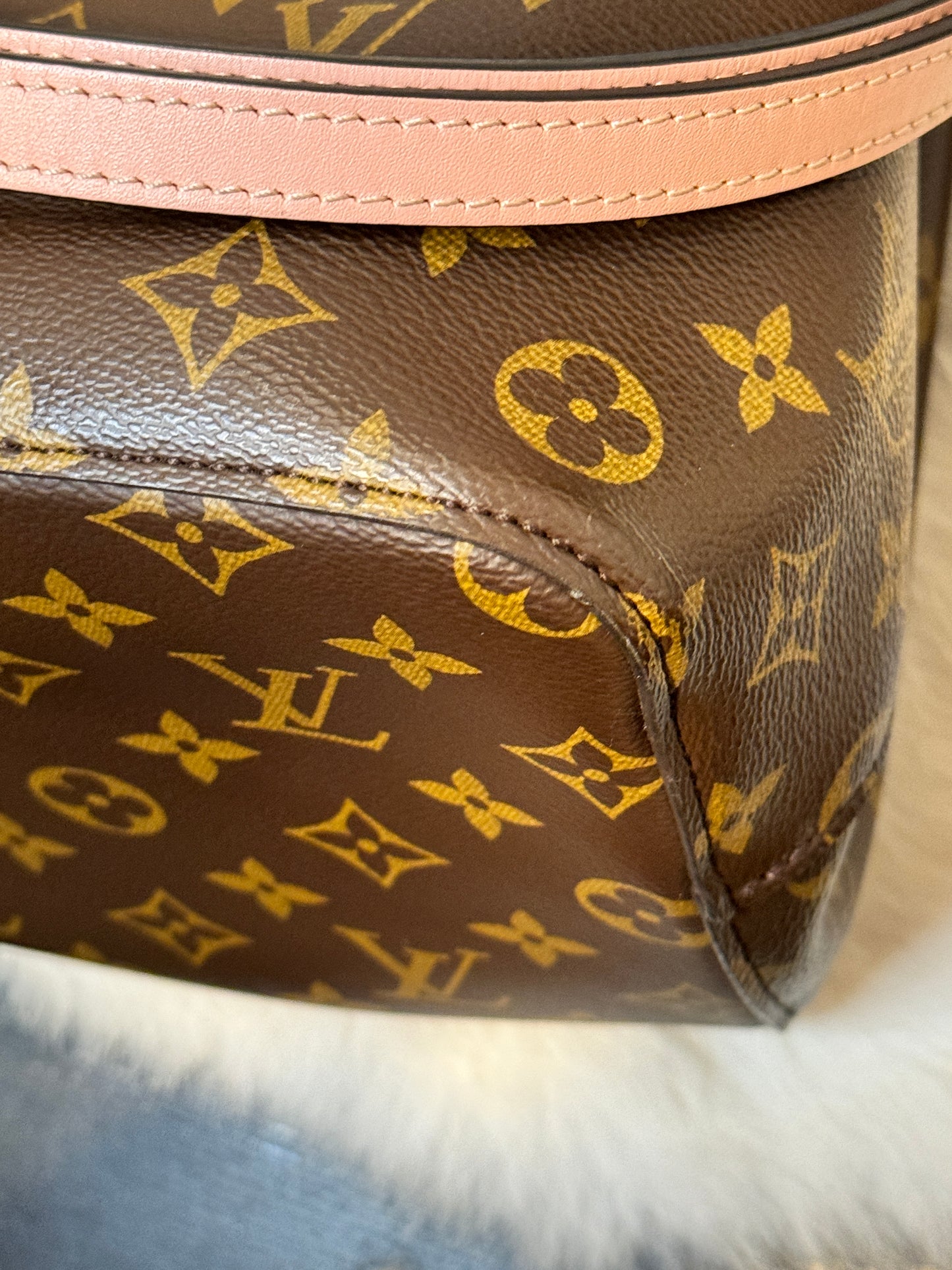 Louis Vuitton Monogram Neonoe MM Rose Poudre