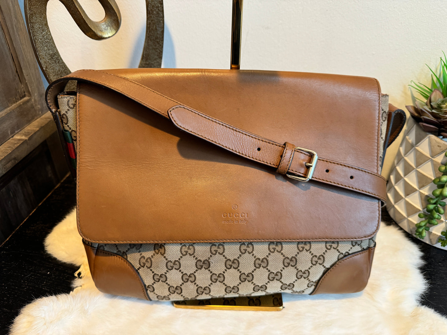 GUCCI Canvas Medium Messenger Lt Brown Bag