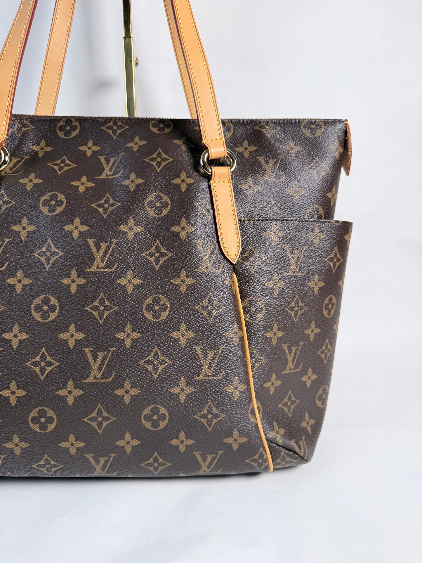 Louis Vuitton Totally MM Monogram Tote