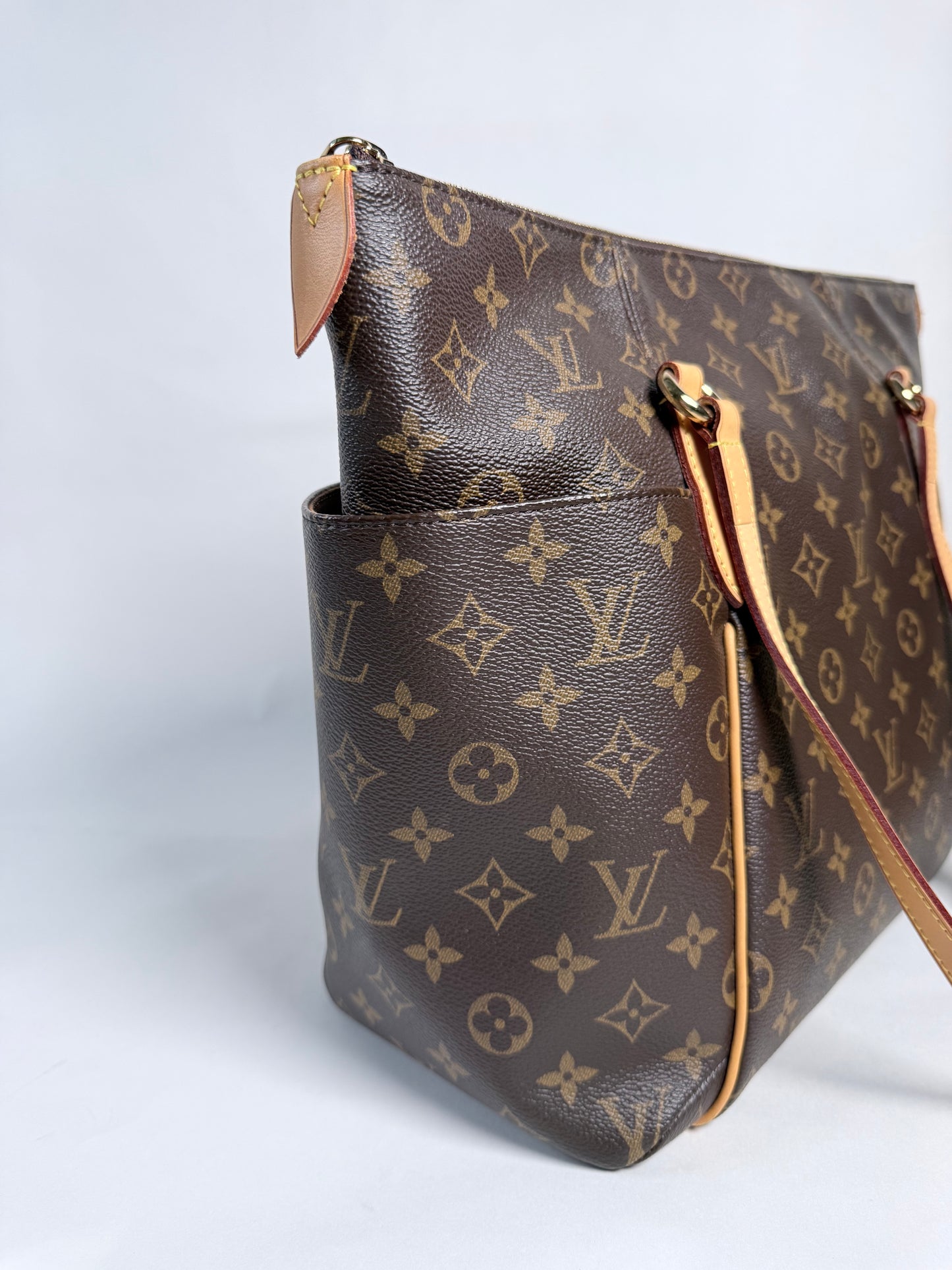 Louis Vuitton Totally MM Monogram Tote