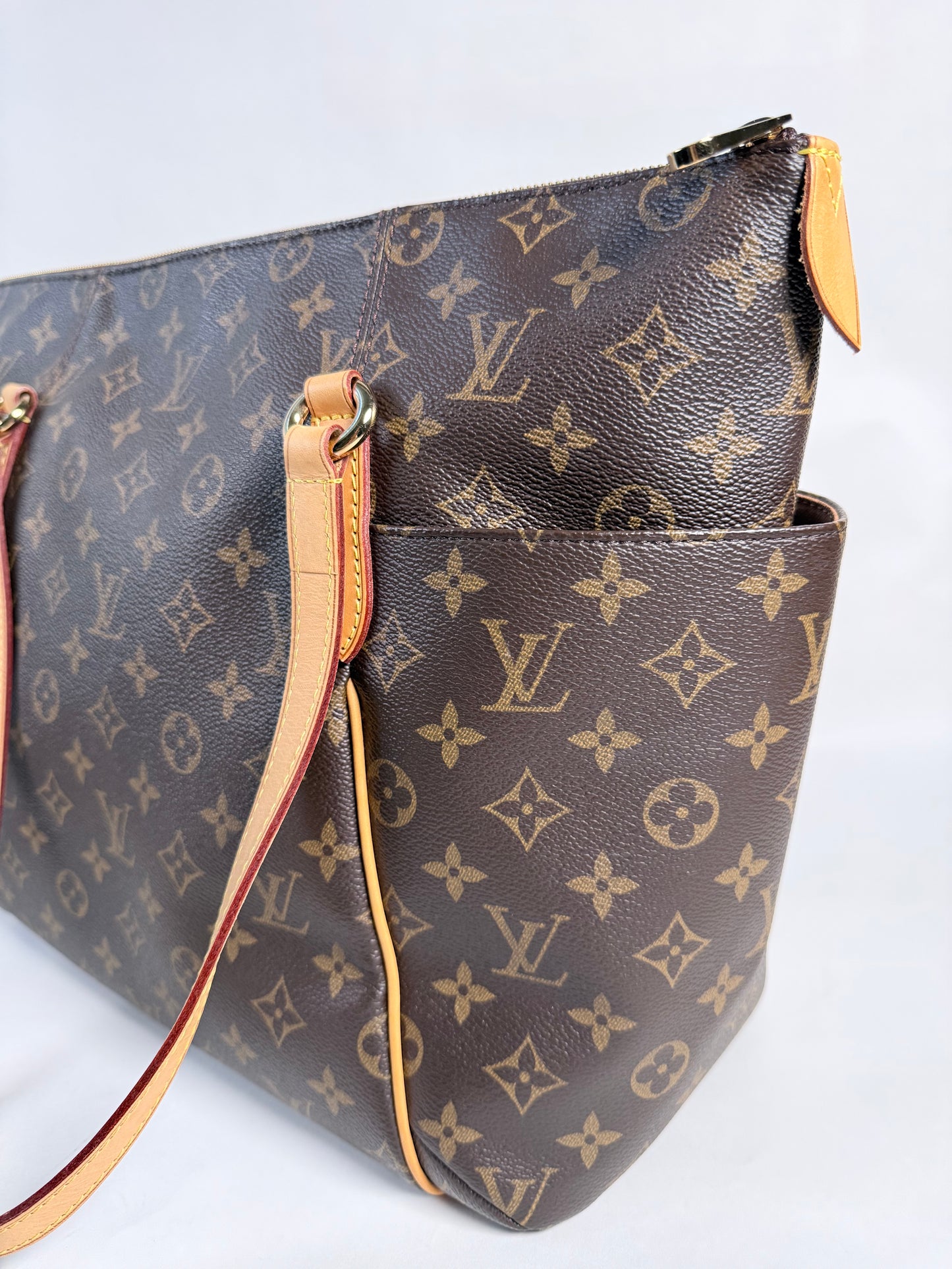 Louis Vuitton Totally MM Monogram Tote