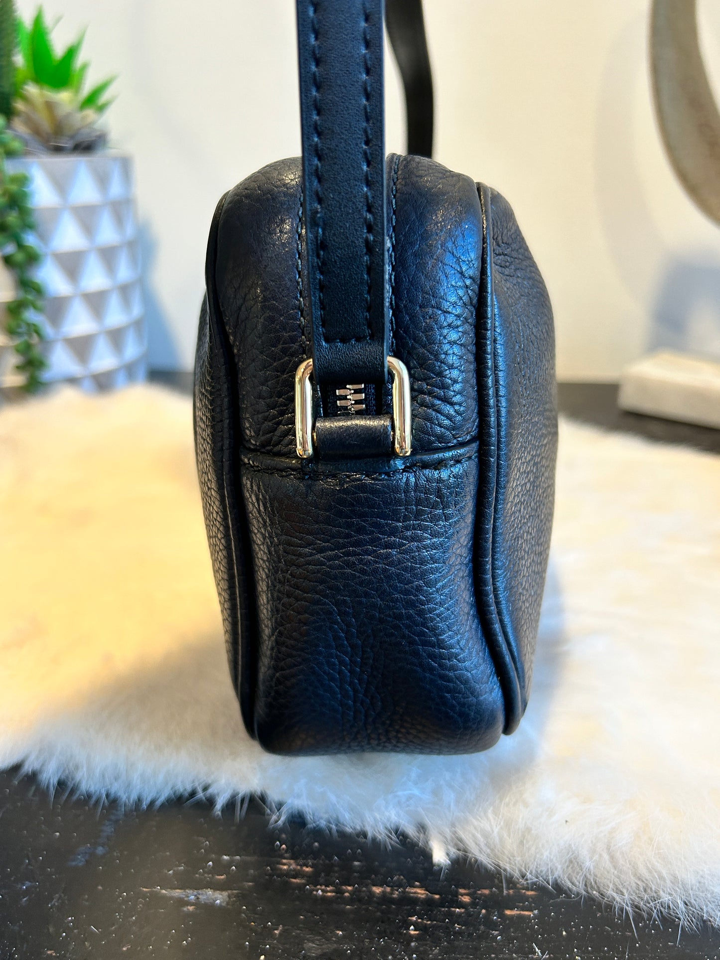 GUCCI Soho Disco Black Pebbled Camera Bag