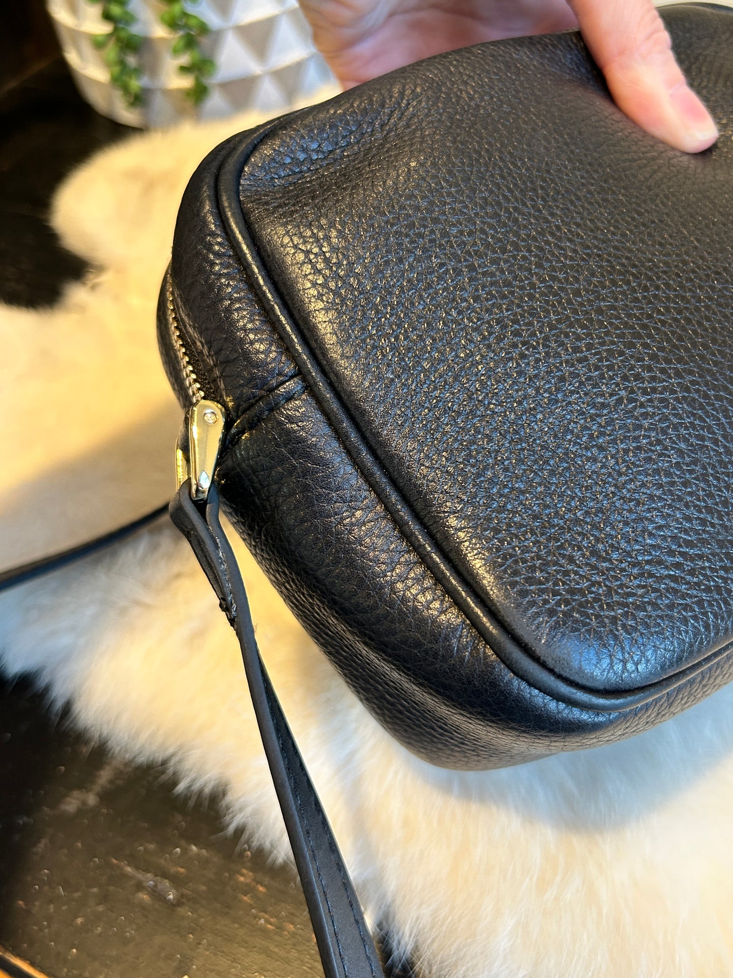 GUCCI Soho Disco Black Pebbled Camera Bag