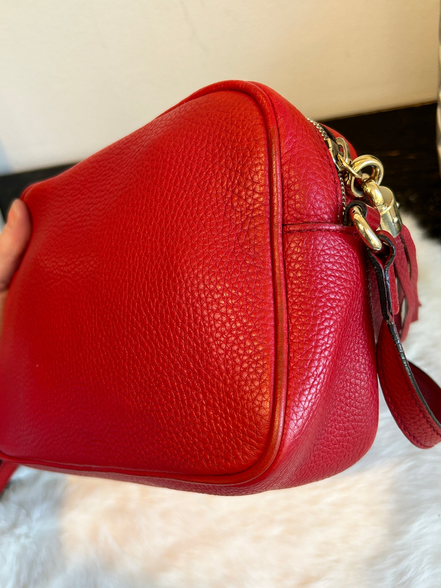 GUCCI Soho Disco Red Pebbled Camera Bag