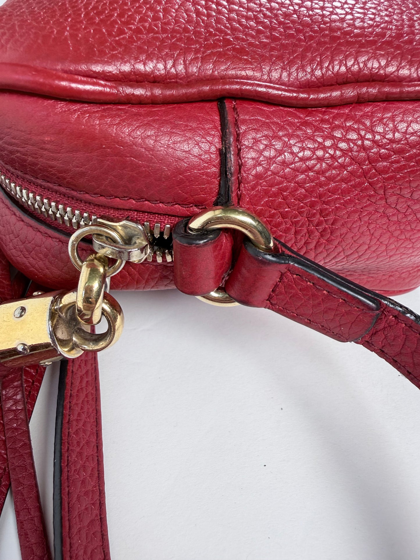 GUCCI Soho Disco Red Pebbled Camera Bag