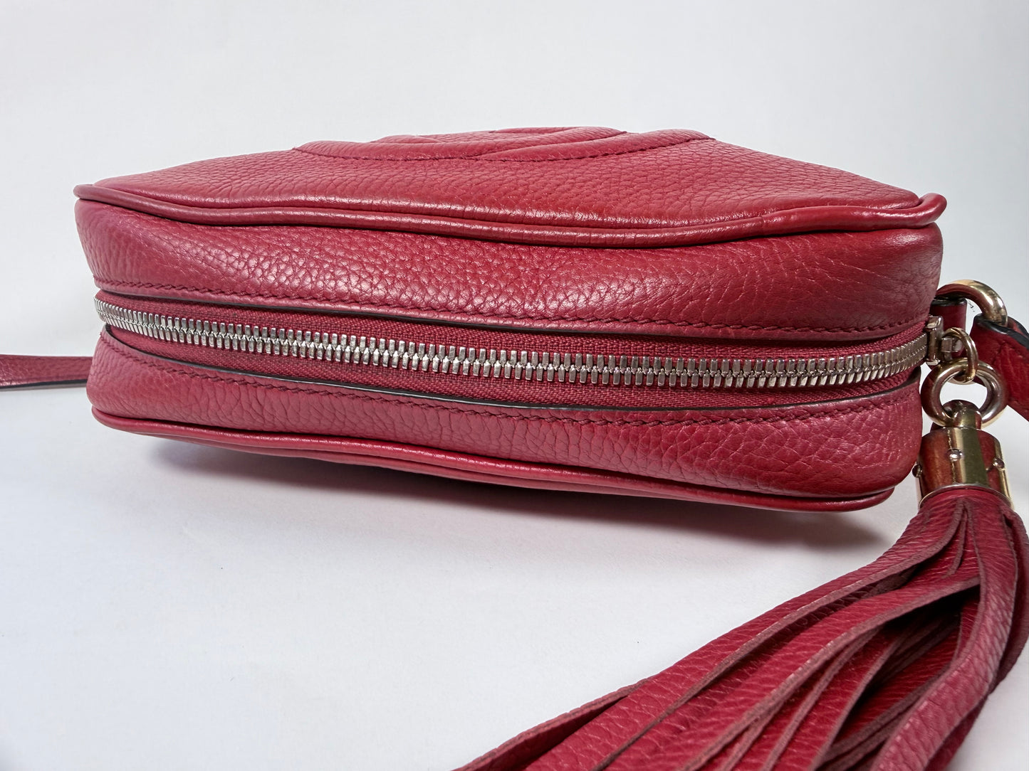 GUCCI Soho Disco Red Pebbled Camera Bag