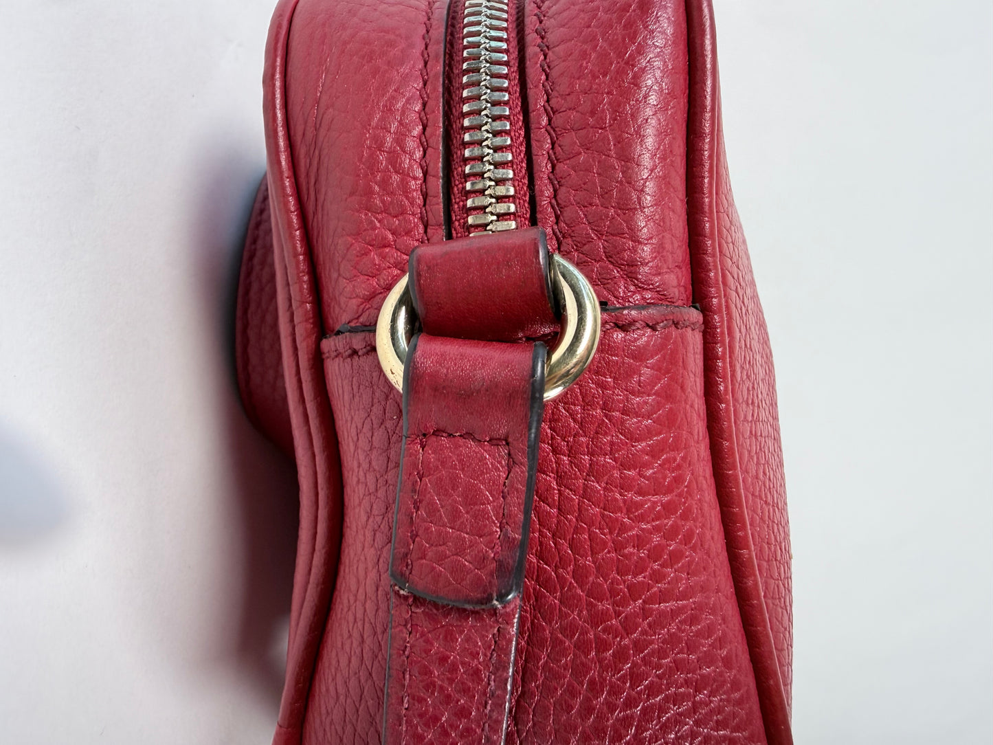GUCCI Soho Disco Red Pebbled Camera Bag