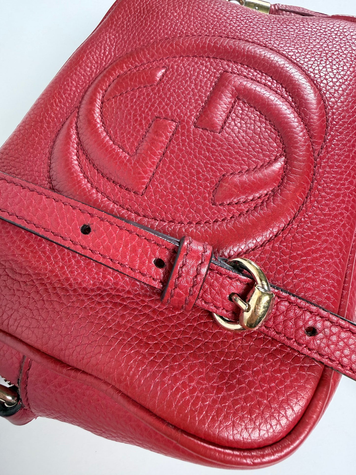 GUCCI Soho Disco Red Pebbled Camera Bag