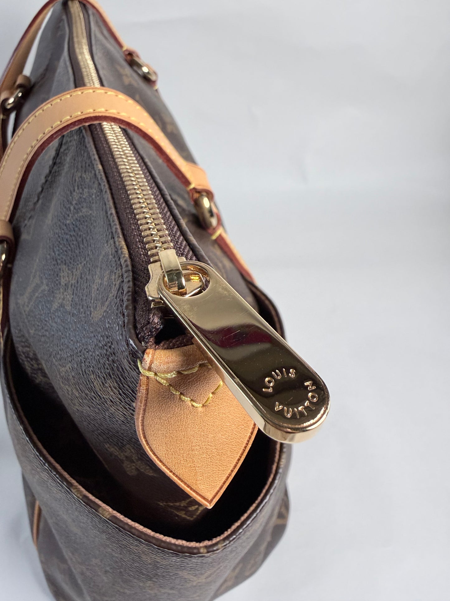 Louis Vuitton Totally MM Monogram Tote