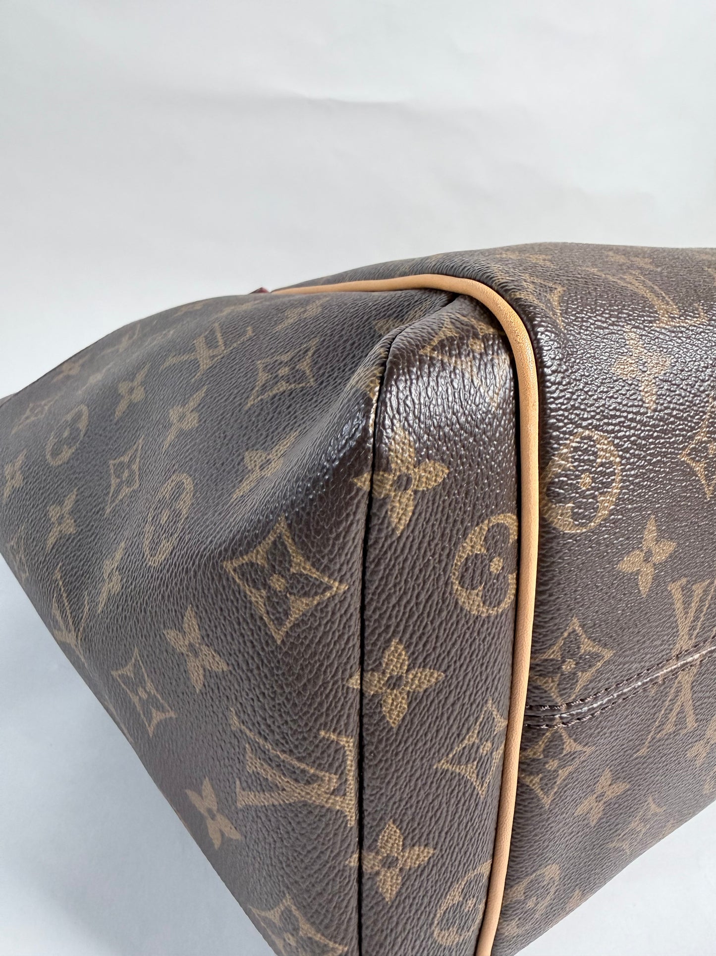 Louis Vuitton Totally MM Monogram Tote