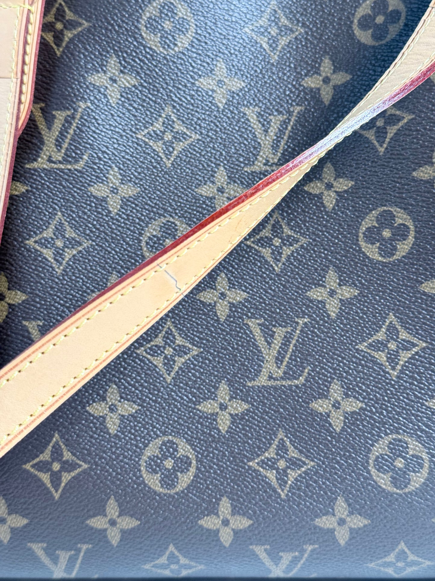 Louis Vuitton Totally MM Monogram Tote