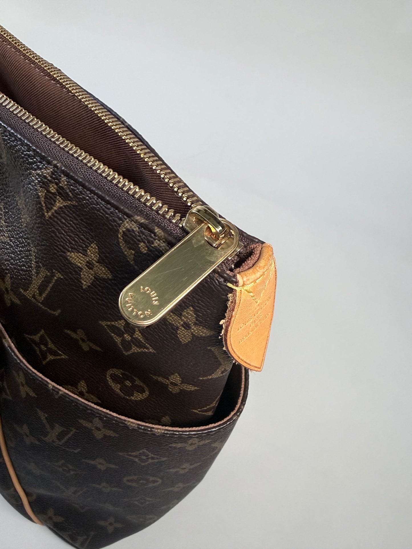 Louis Vuitton Totally MM Monogram Tote