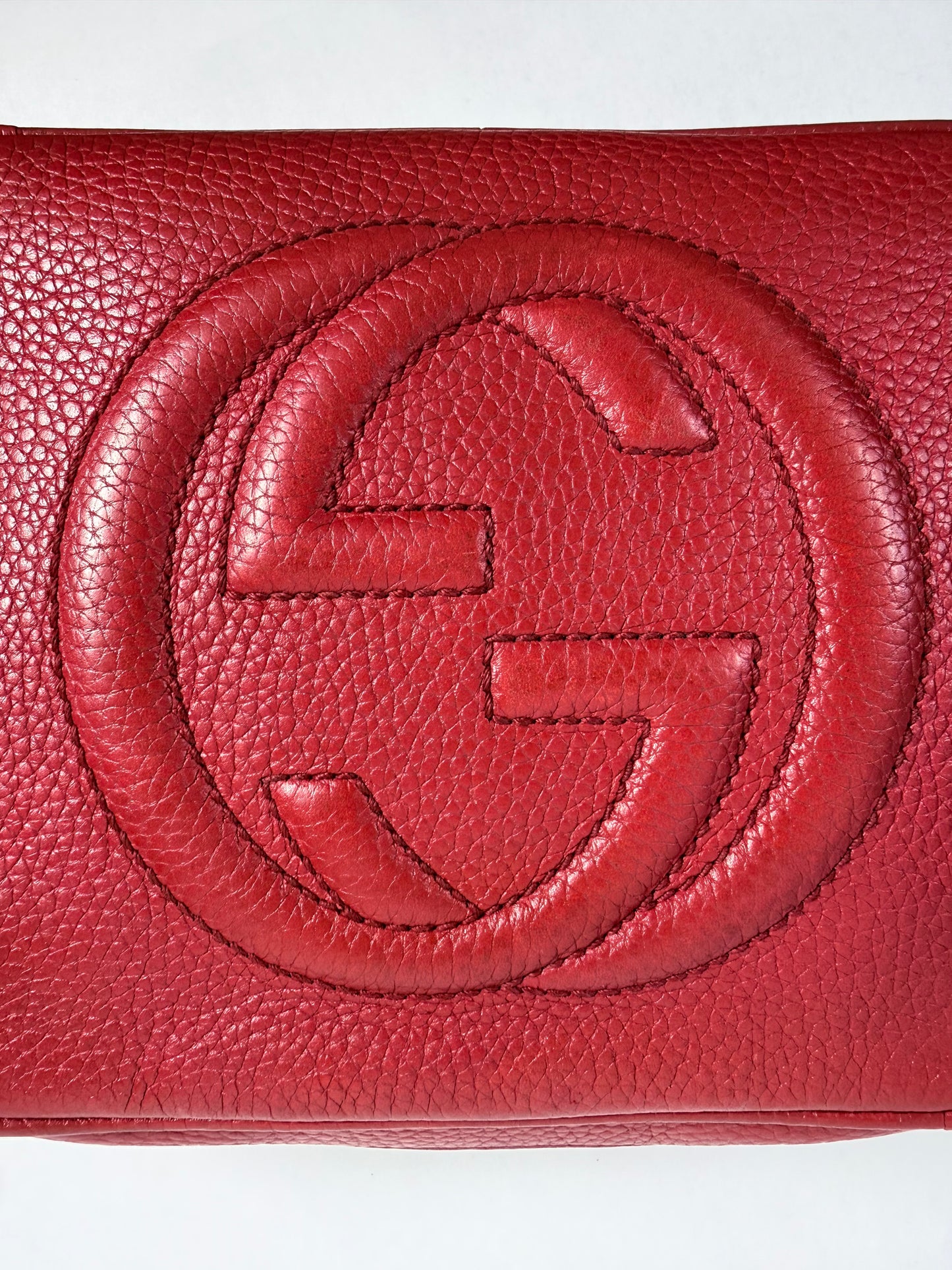 GUCCI Soho Disco Red Pebbled Camera Bag