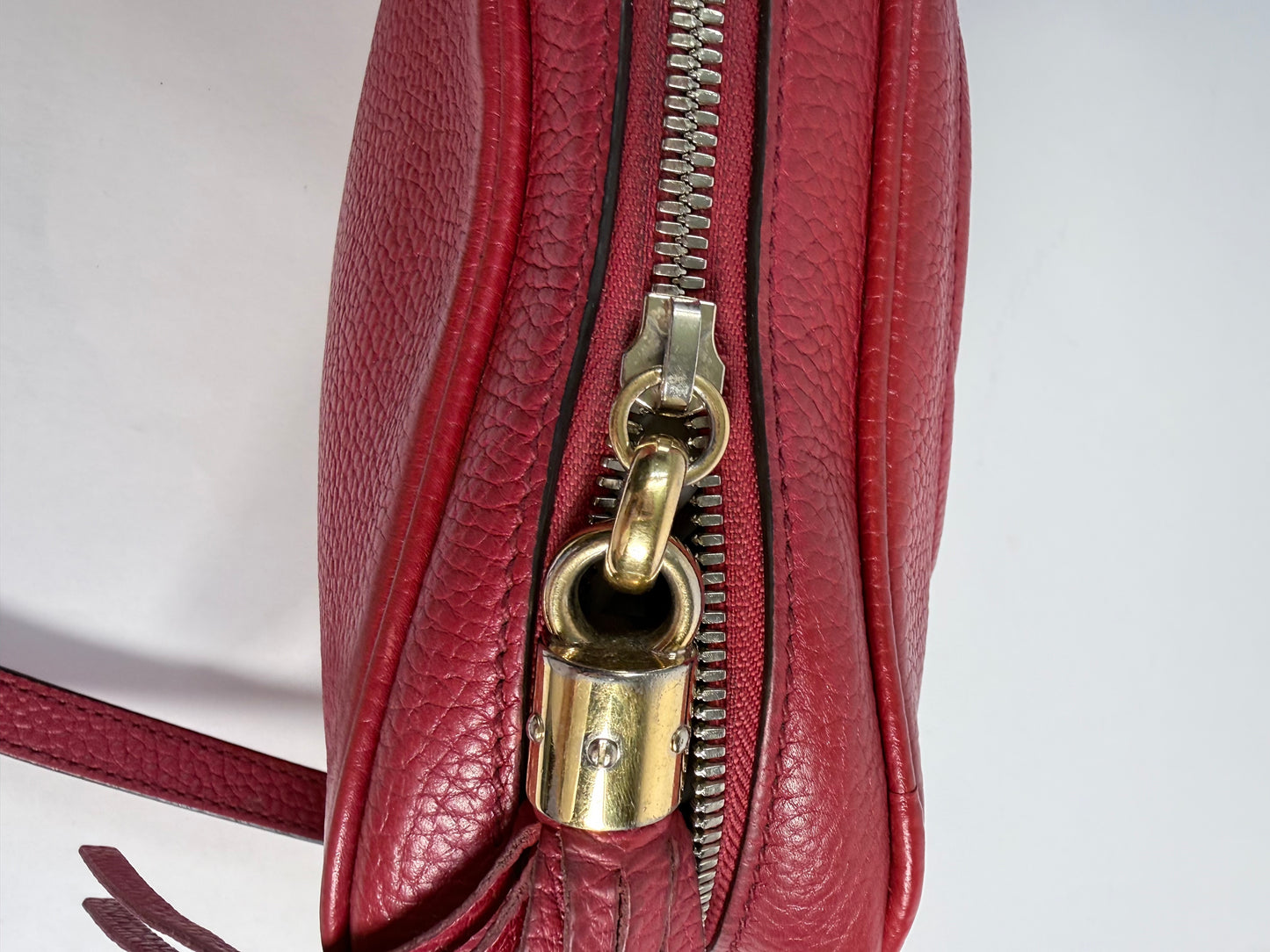 GUCCI Soho Disco Red Pebbled Camera Bag