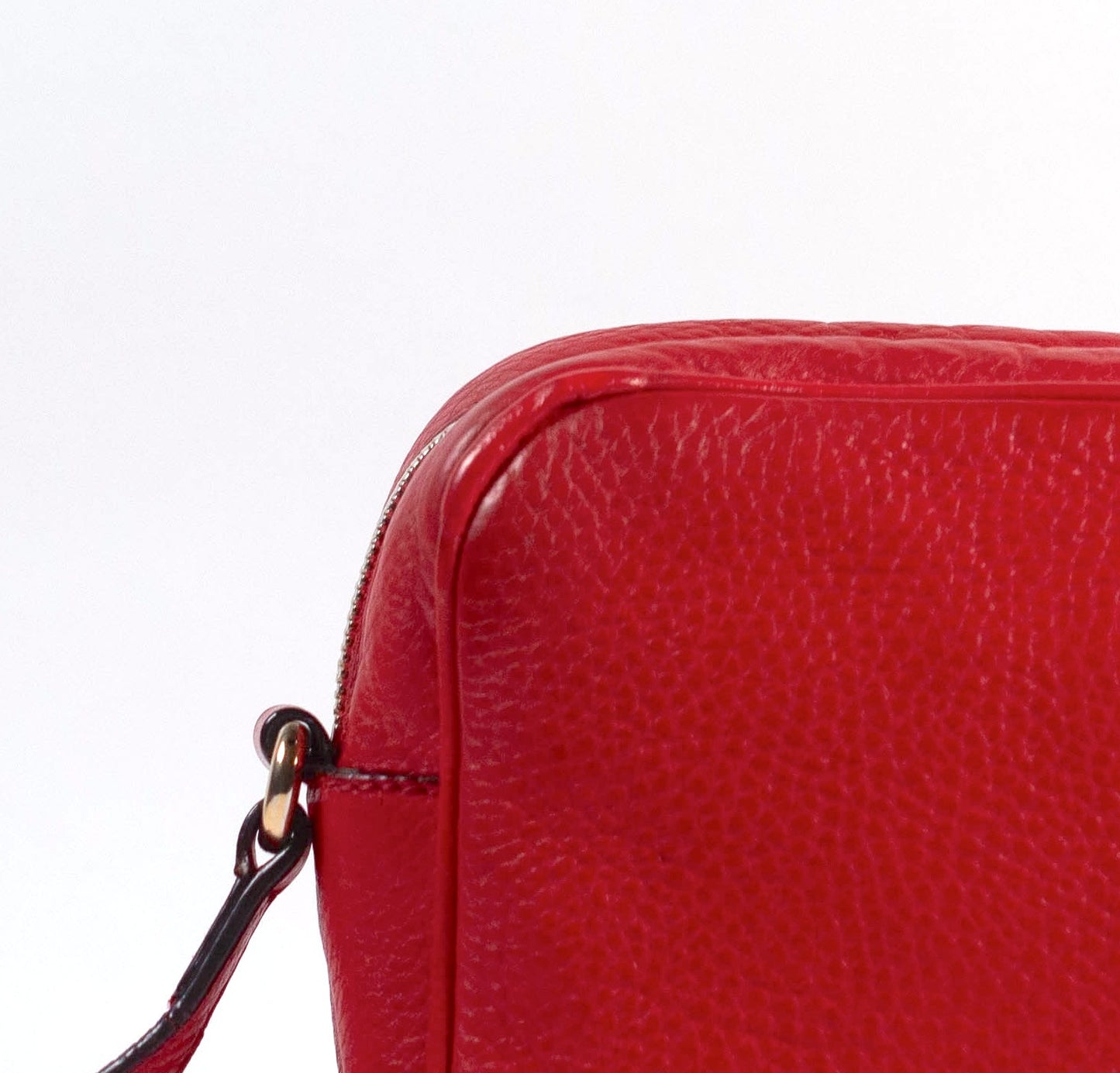 GUCCI Soho Disco Red Pebbled Camera Bag