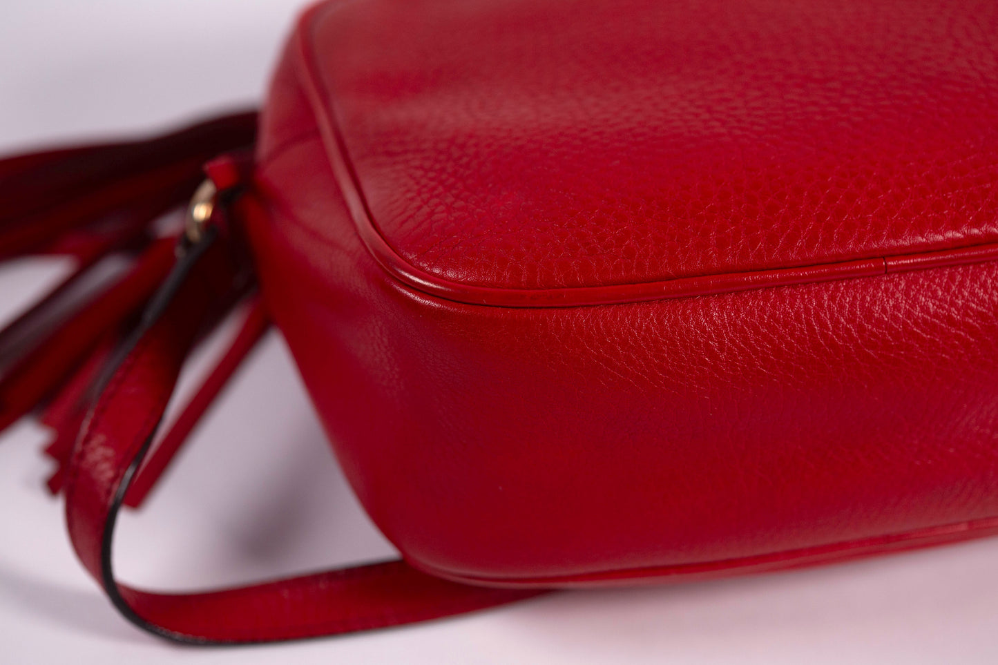 GUCCI Soho Disco Red Pebbled Camera Bag