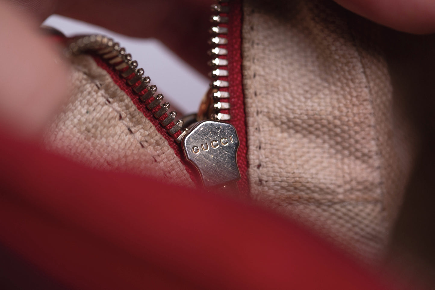 GUCCI Soho Disco Red Pebbled Camera Bag