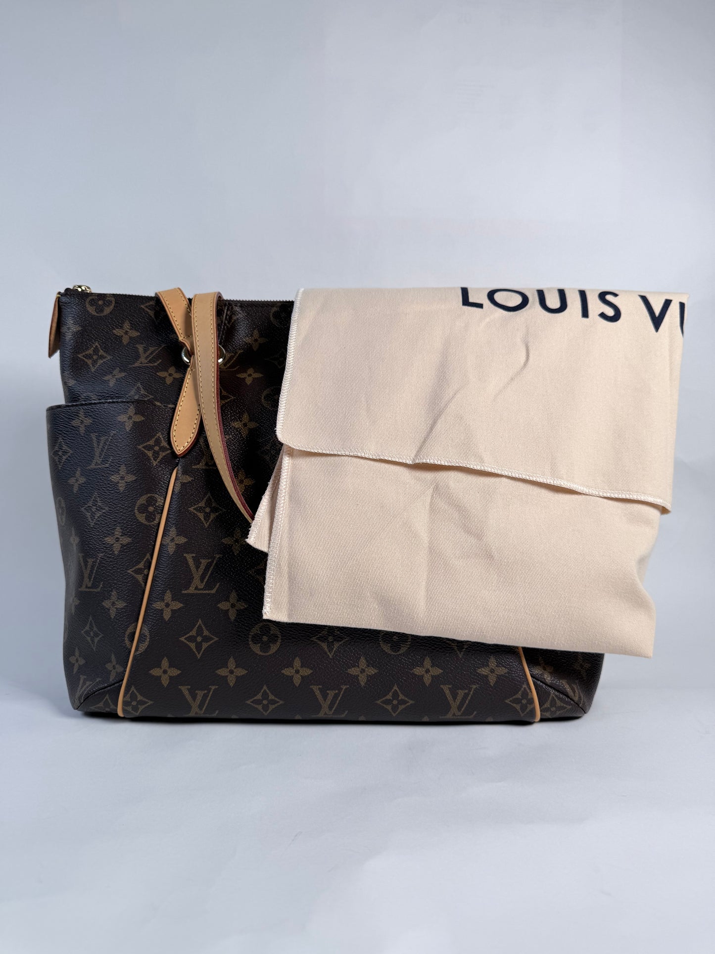 Louis Vuitton Totally MM Monogram Tote
