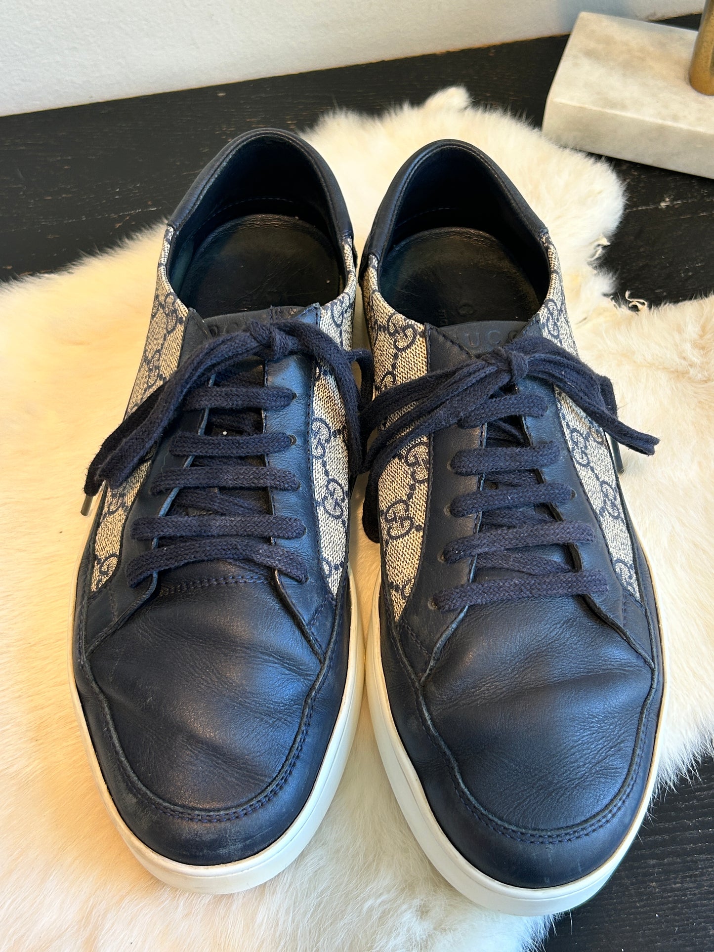 GUCCI GG Supreme Canvas Navy Sneakers Mens 7EU (40EU Women's)