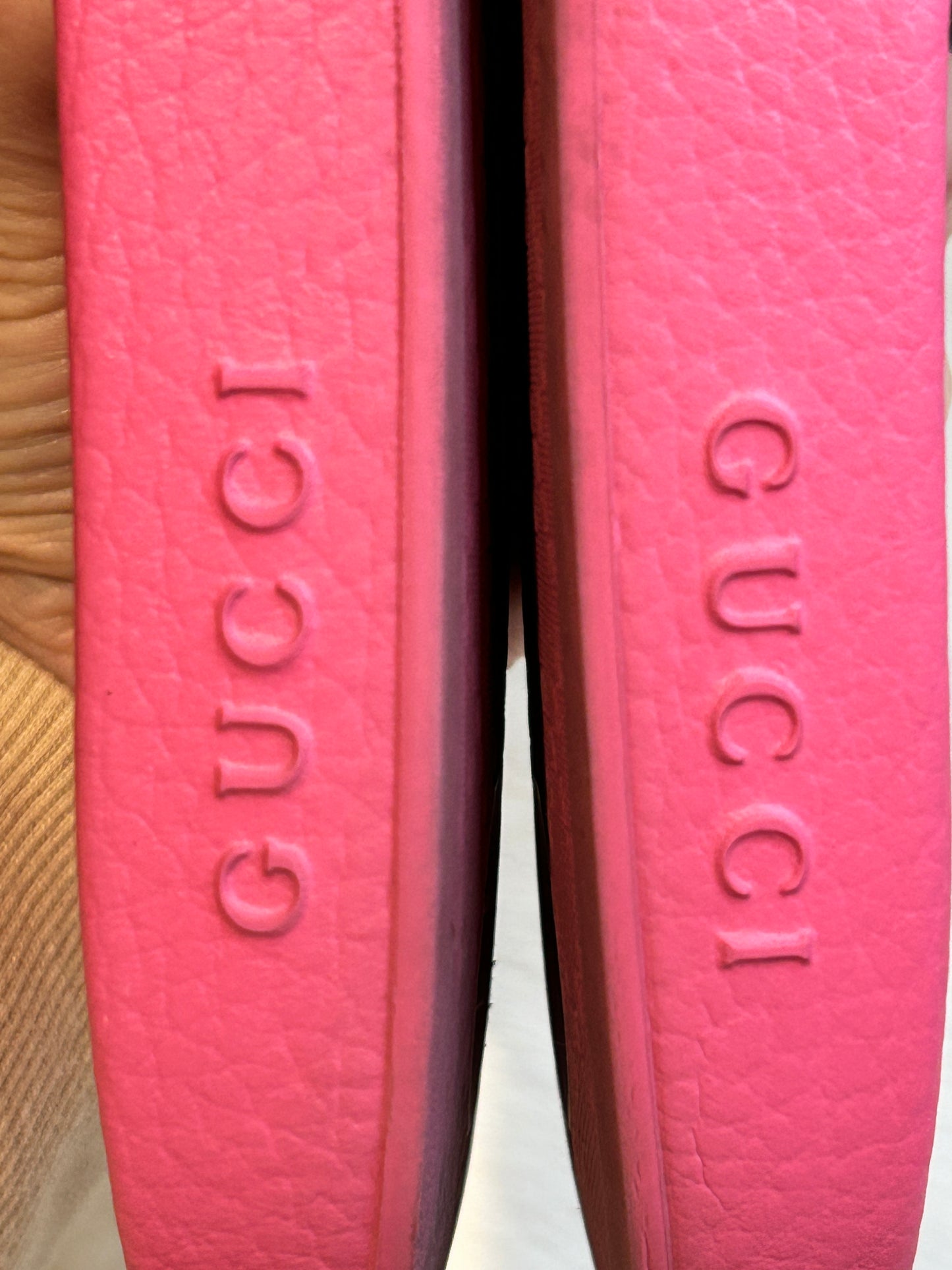 GUCCI Interlocking Logo Fuschia 8EU (41EU)